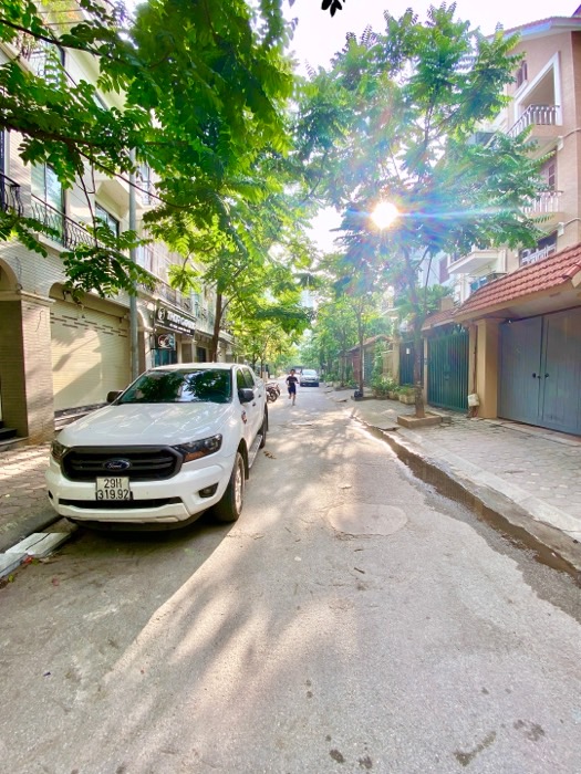 Bán nhà Phùng Khoang - diện tích 131m2 5 tầng - Ô tô tránh - giá 31 tỷ