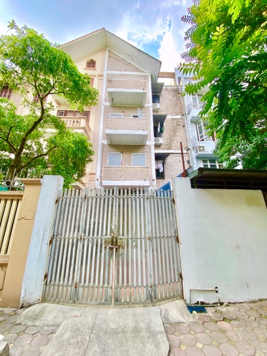 Bán nhà Phùng Khoang - diện tích 131m2 5 tầng - Ô tô tránh - giá 31 tỷ