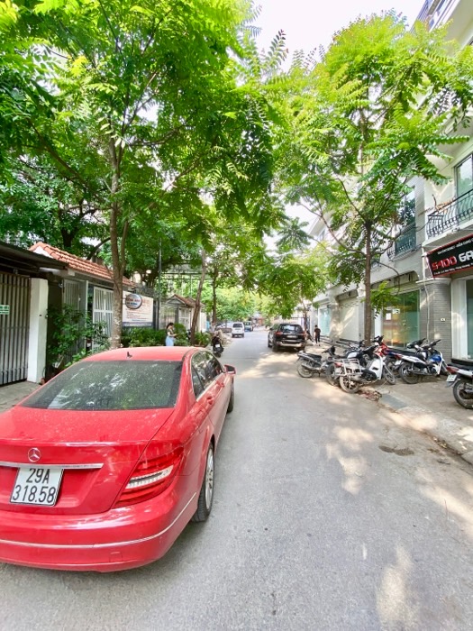 Bán nhà Phùng Khoang - diện tích 131m2 5 tầng - Ô tô tránh - giá 31 tỷ