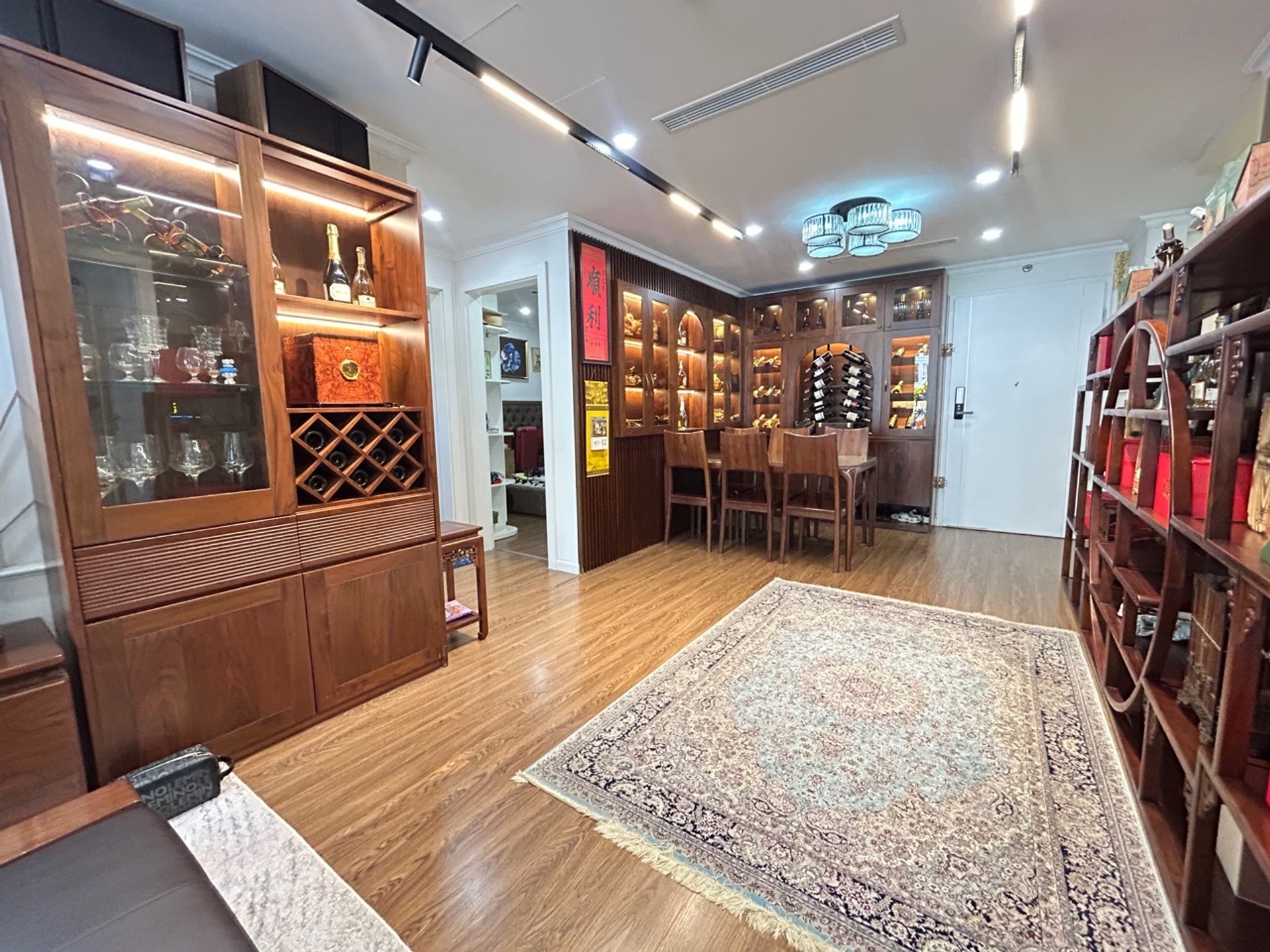 Bán nhà Dương Văn Bé - diện tích 94m2 1 tầng - Chung cư 3PN - giá 9,7 tỷ