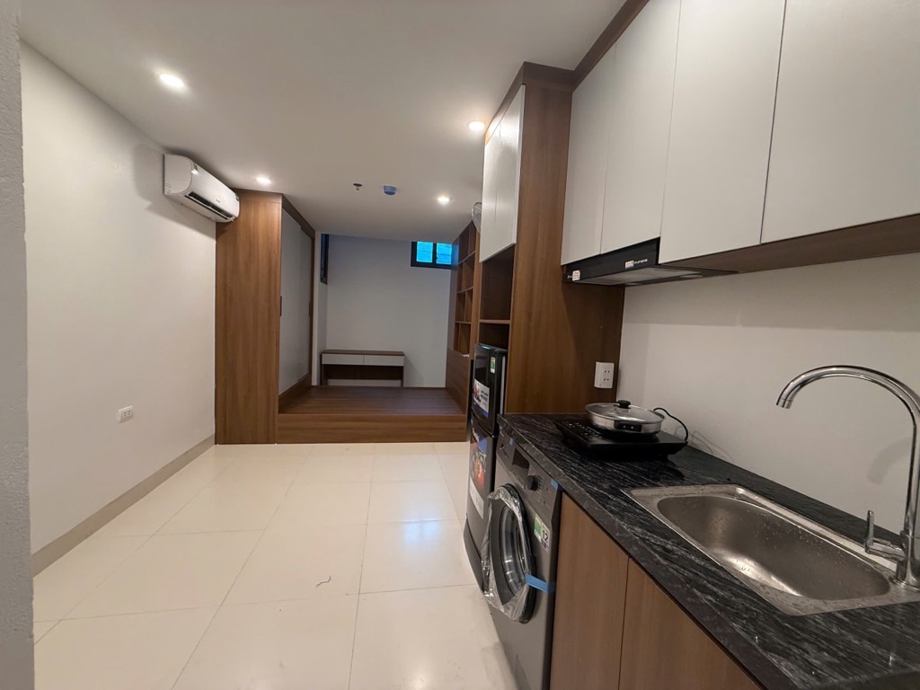 Bán nhà Đại Mỗ - diện tích 132m2 8 tầng - ô tô 7 chỗ đỗ cửa - giá 38,5 tỷ