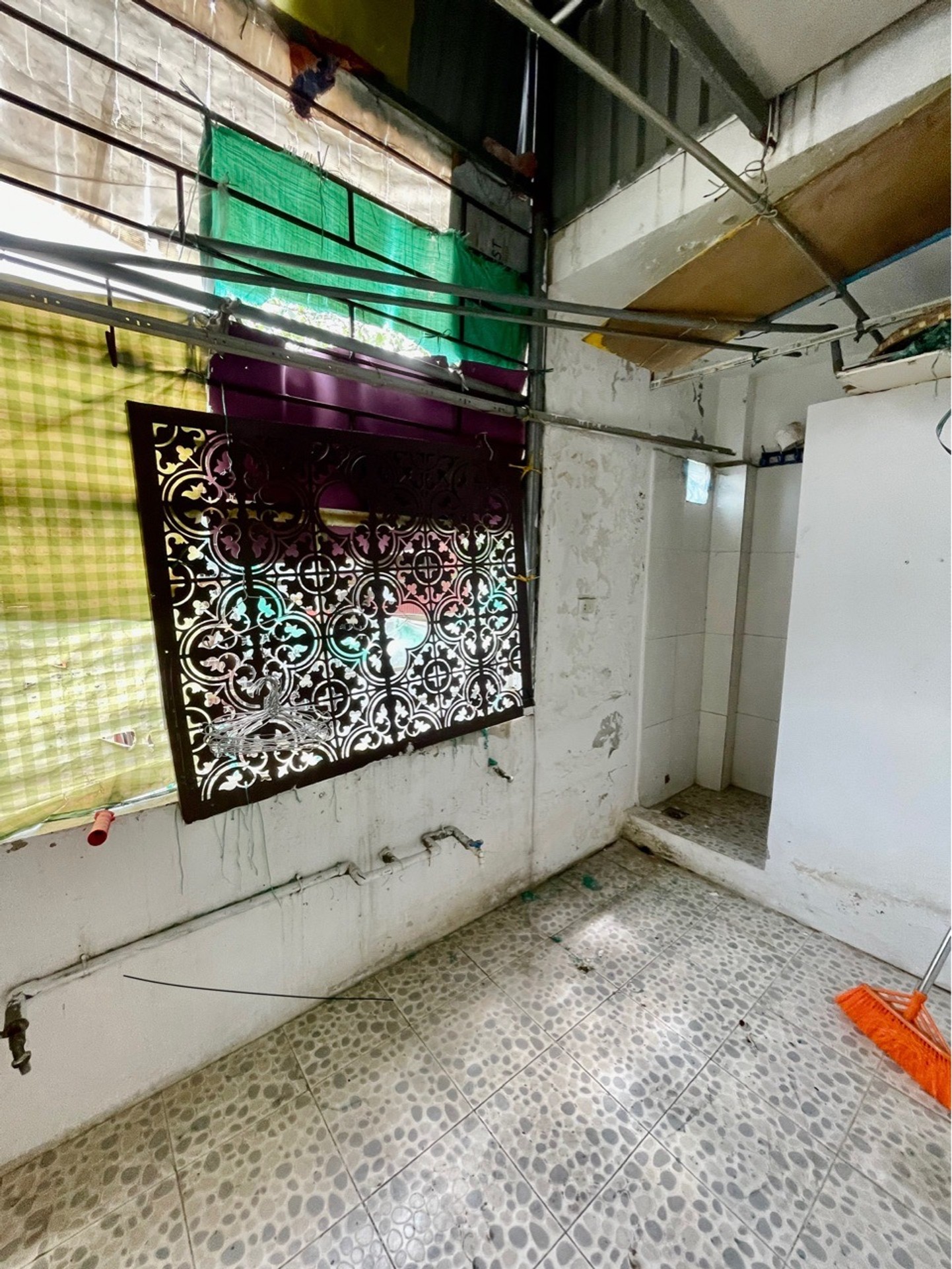 Bán nhà Định Công Thượng - diện tích 32m2 2 tầng - 20m ra ô tô - giá 2 tỷ