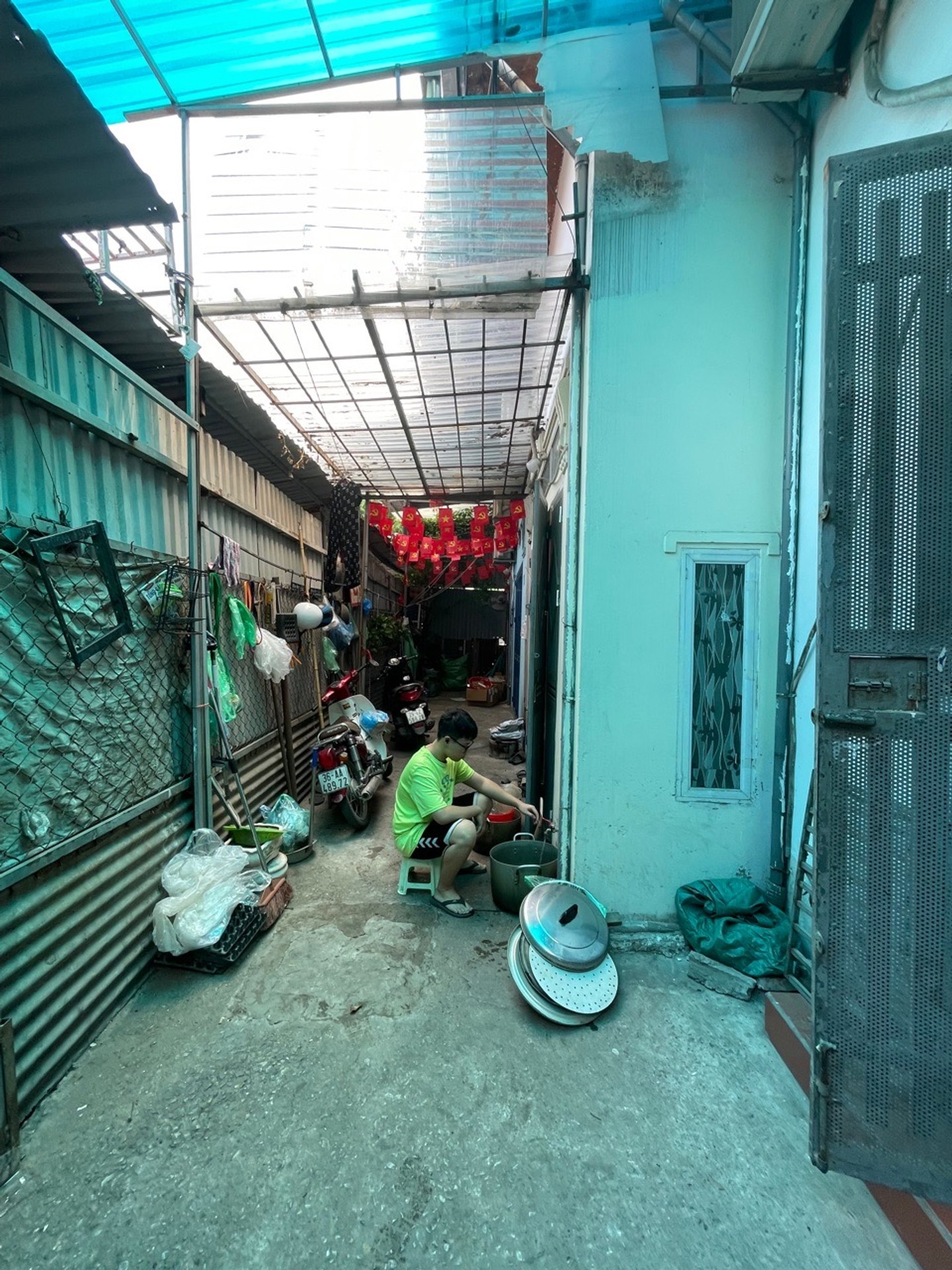 Bán nhà Định Công Thượng - diện tích 32m2 2 tầng - 20m ra ô tô - giá 2 tỷ
