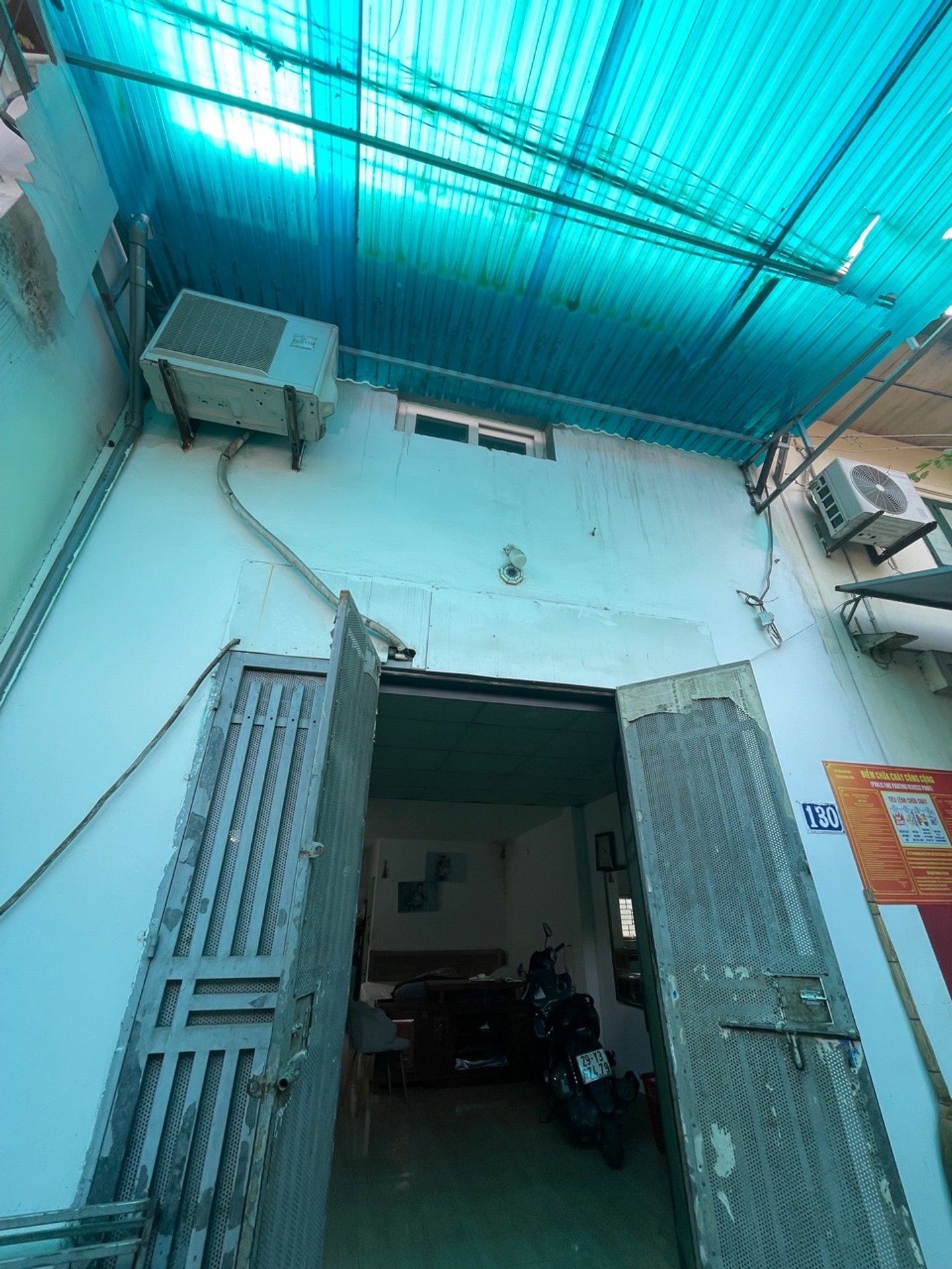 Bán nhà Định Công Thượng - diện tích 32m2 2 tầng - 20m ra ô tô - giá 2 tỷ