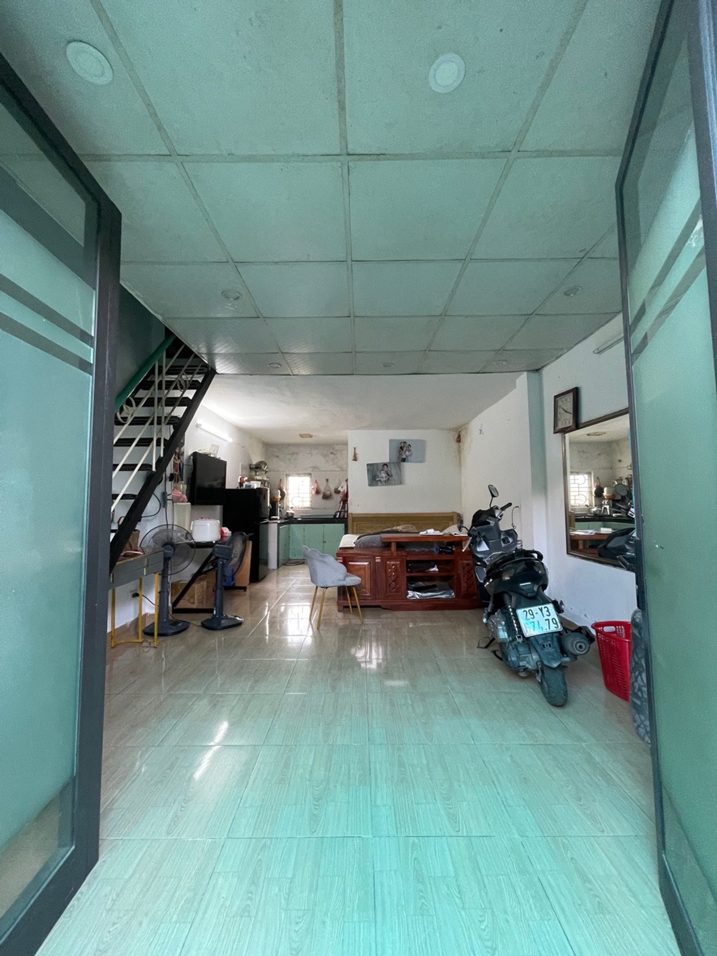 Bán nhà Định Công Thượng - diện tích 32m2 2 tầng - 20m ra ô tô - giá 2 tỷ