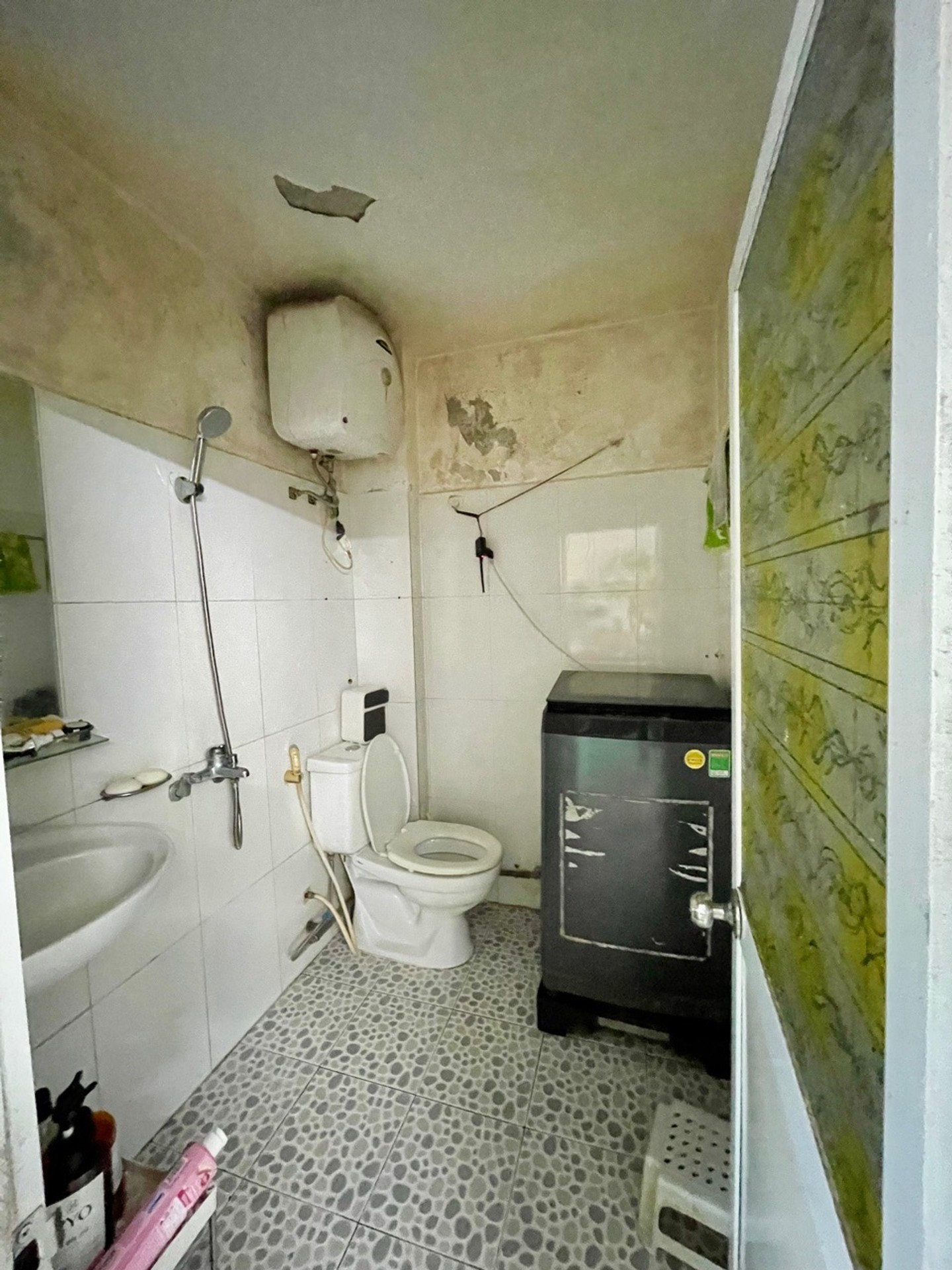 Bán nhà Định Công Thượng - diện tích 32m2 2 tầng - 20m ra ô tô - giá 2 tỷ