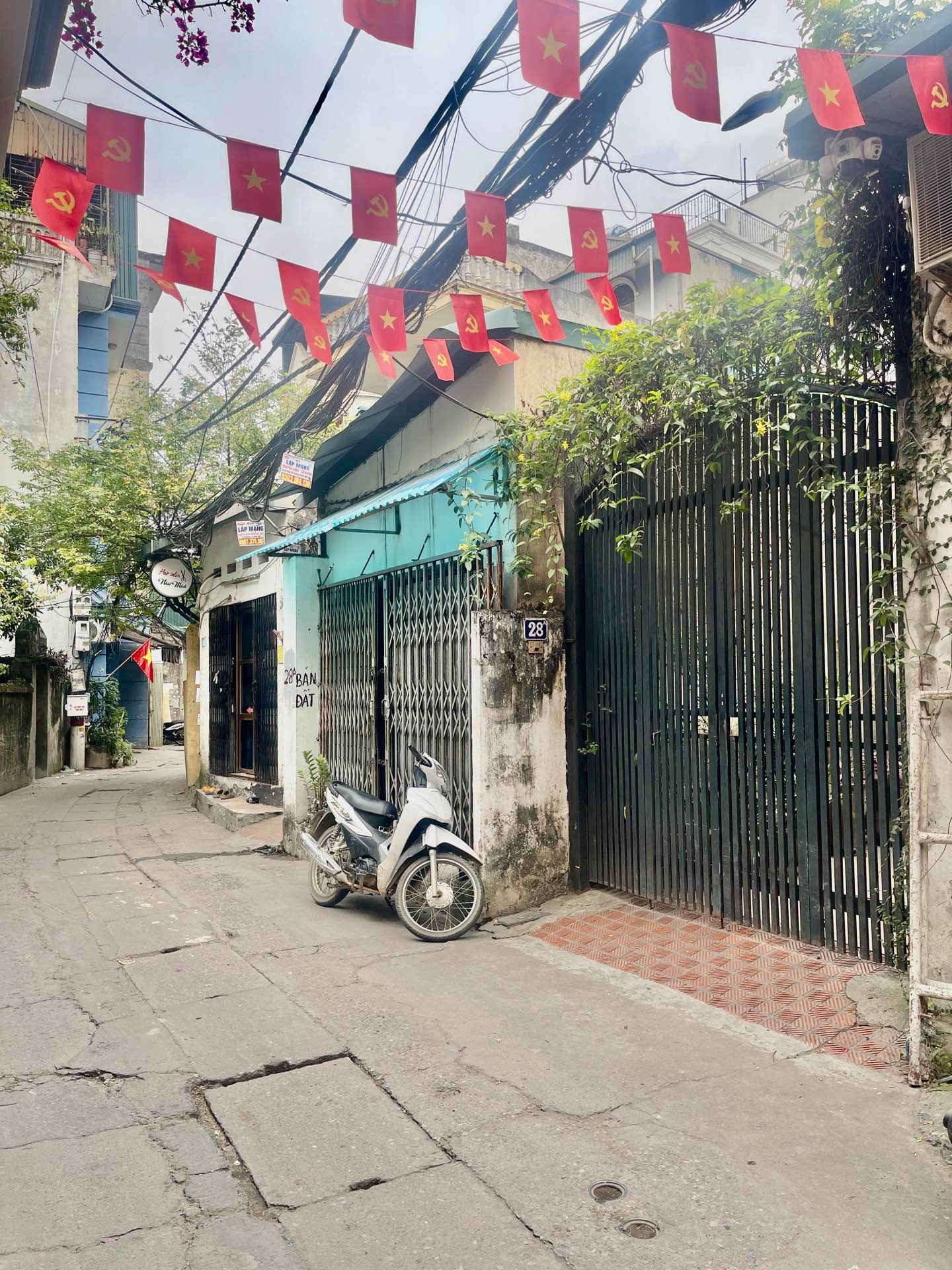 Bán nhà Định Công - diện tích 119m2 1 tầng - ô tô đỗ cửa - giá 29,75 tỷ