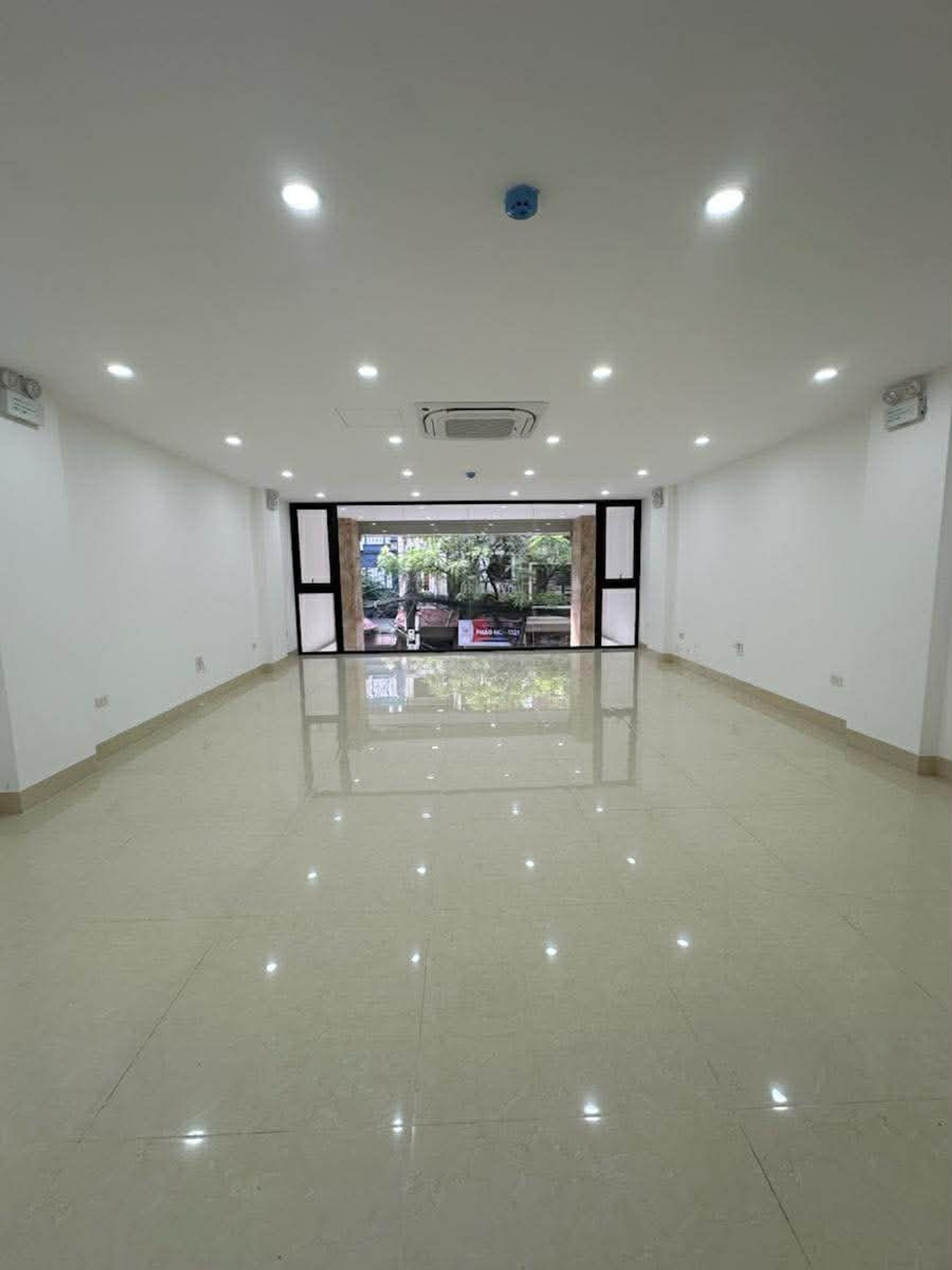 Bán nhà Nguyễn Ngọc Nại - diện tích 102m2 9 tầng - Mặt phố kinh doanh đắc địa - giá 68,9 tỷ