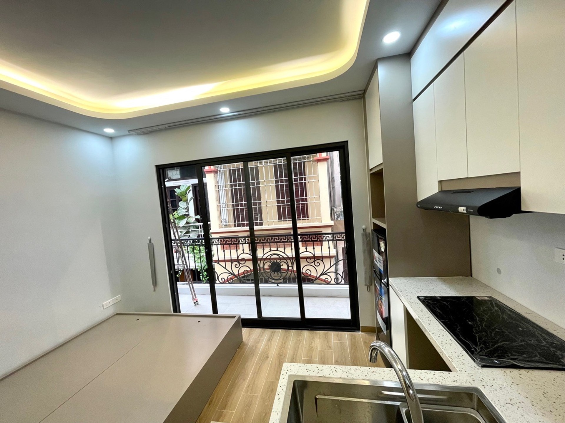 Bán nhà ngõ Văn Hương - diện tích 45m2 6 tầng - Lô góc, siêu phẩm CCMN Đống Đa - giá 13,8 tỷ