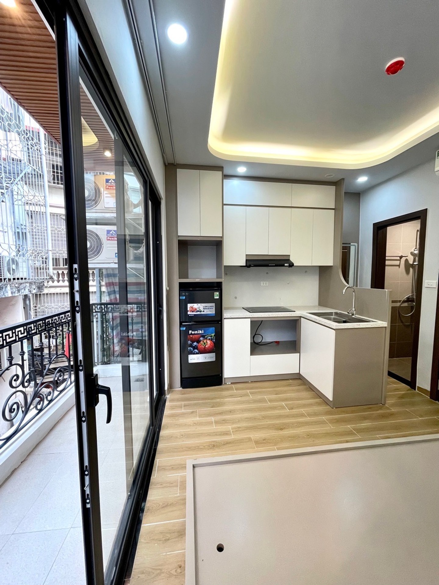 Bán nhà ngõ Văn Hương - diện tích 45m2 6 tầng - Lô góc, siêu phẩm CCMN Đống Đa - giá 13,8 tỷ