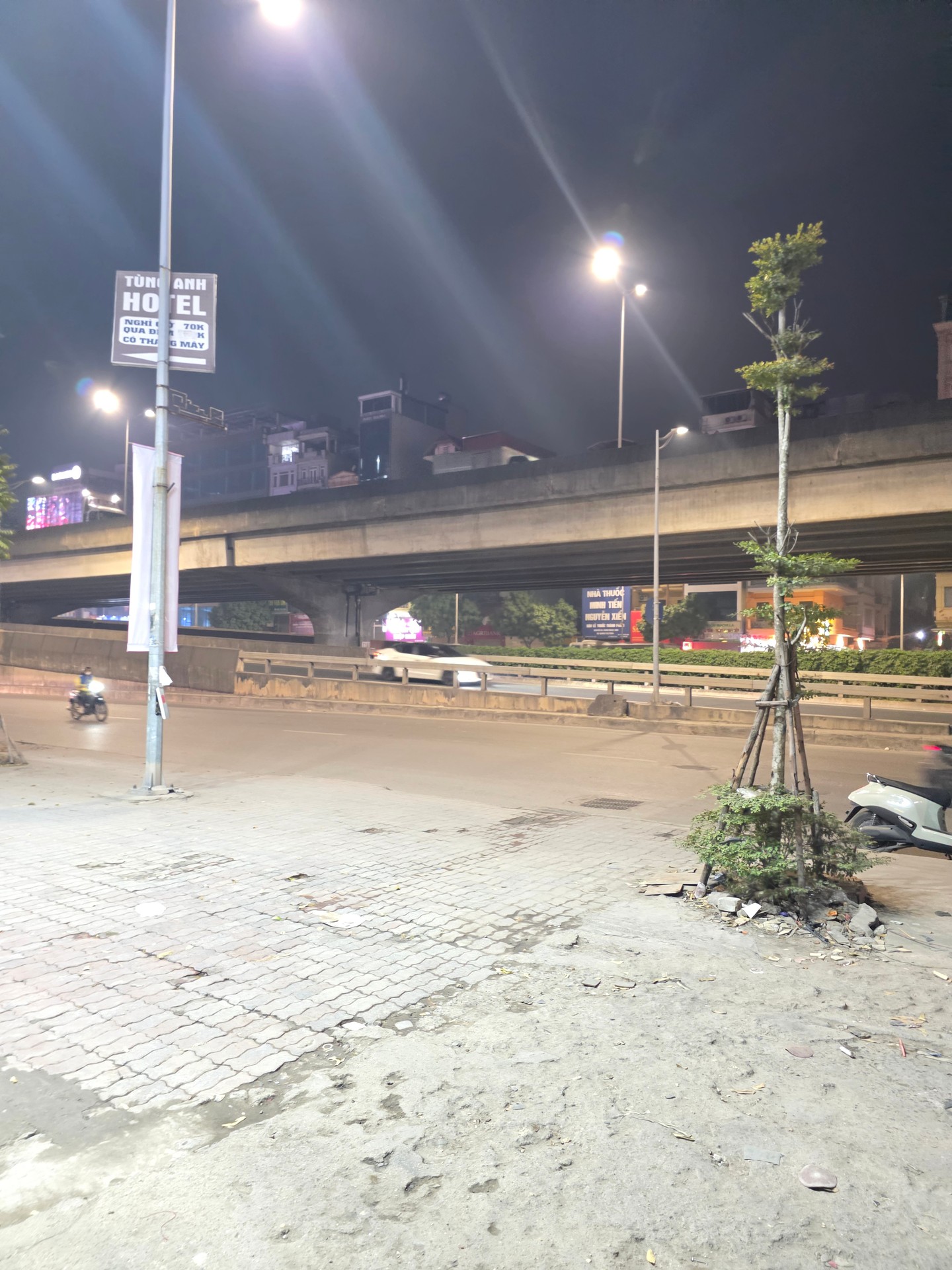 Bán nhà Nguyễn Xiển - diện tích 65.5m2 1 tầng - Mặt phố kinh doanh sầm uất - giá 46 tỷ