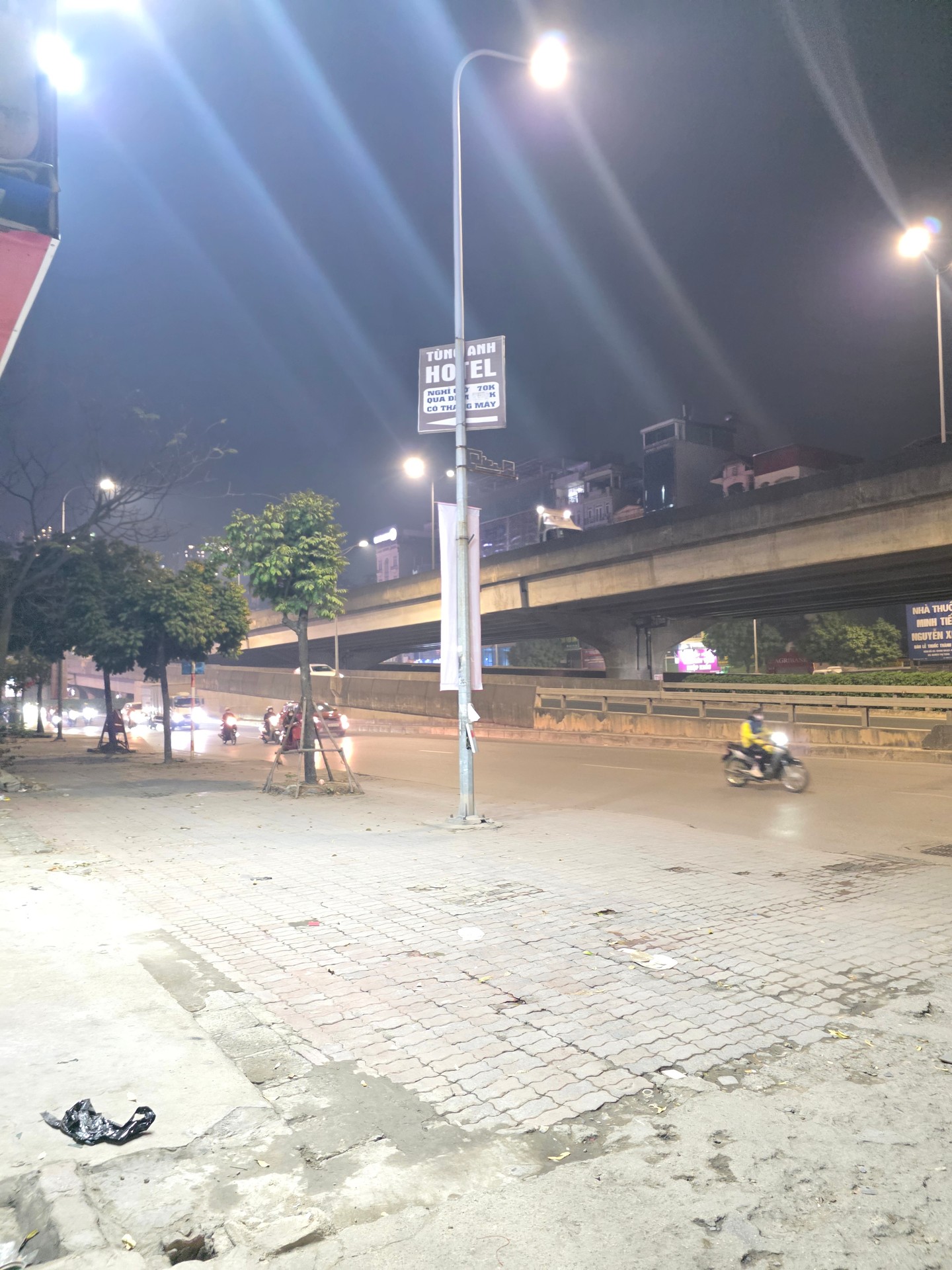 Bán nhà Nguyễn Xiển - diện tích 65.5m2 1 tầng - Mặt phố kinh doanh sầm uất - giá 46 tỷ