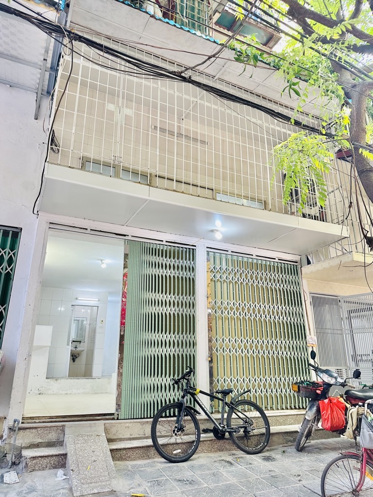 Bán nhà Ngõ 293 Tam Trinh - diện tích 33m2 2 tầng - Nhà riêng mặt ngõ chợ - giá 1,96 tỷ