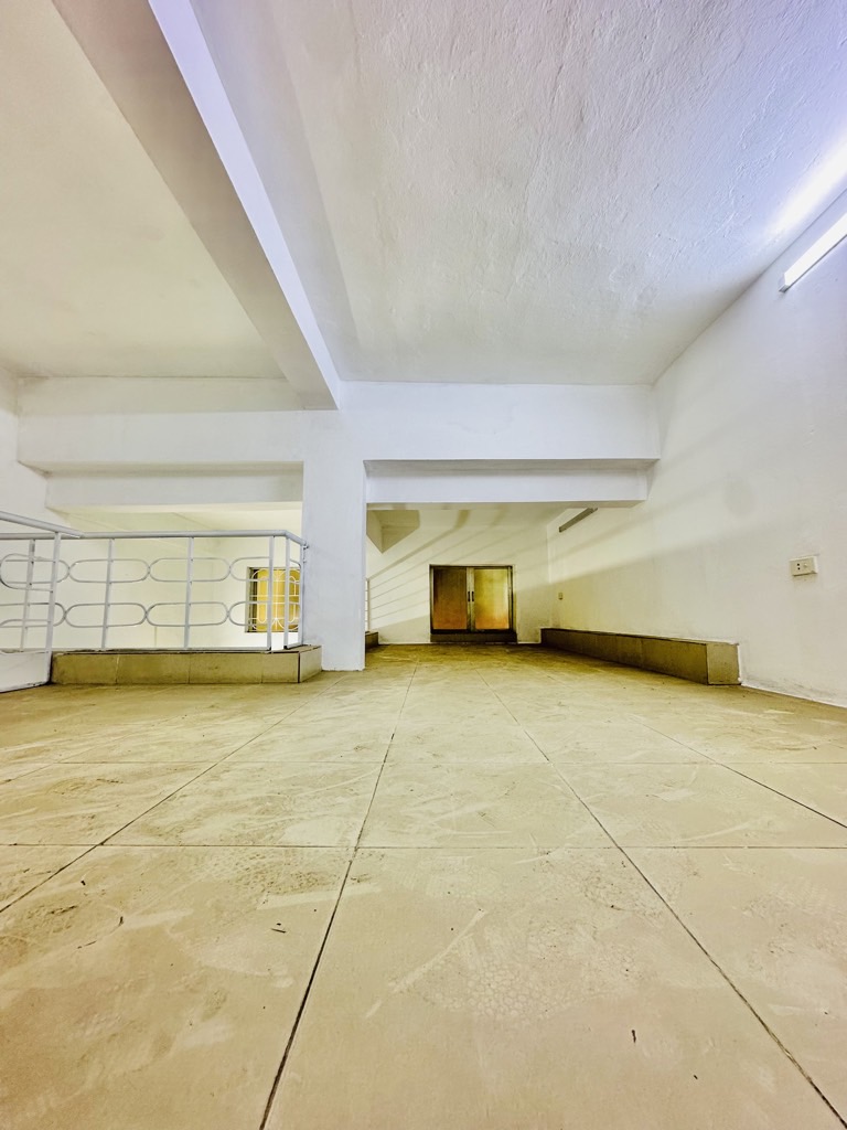 Bán nhà Ngõ 293 Tam Trinh - diện tích 33m2 2 tầng - Nhà riêng mặt ngõ chợ - giá 1,96 tỷ