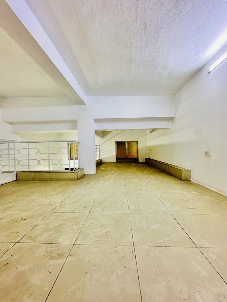 Bán nhà Ngõ 293 Tam Trinh - diện tích 33m2 2 tầng - Nhà riêng mặt ngõ chợ - giá 1,96 tỷ