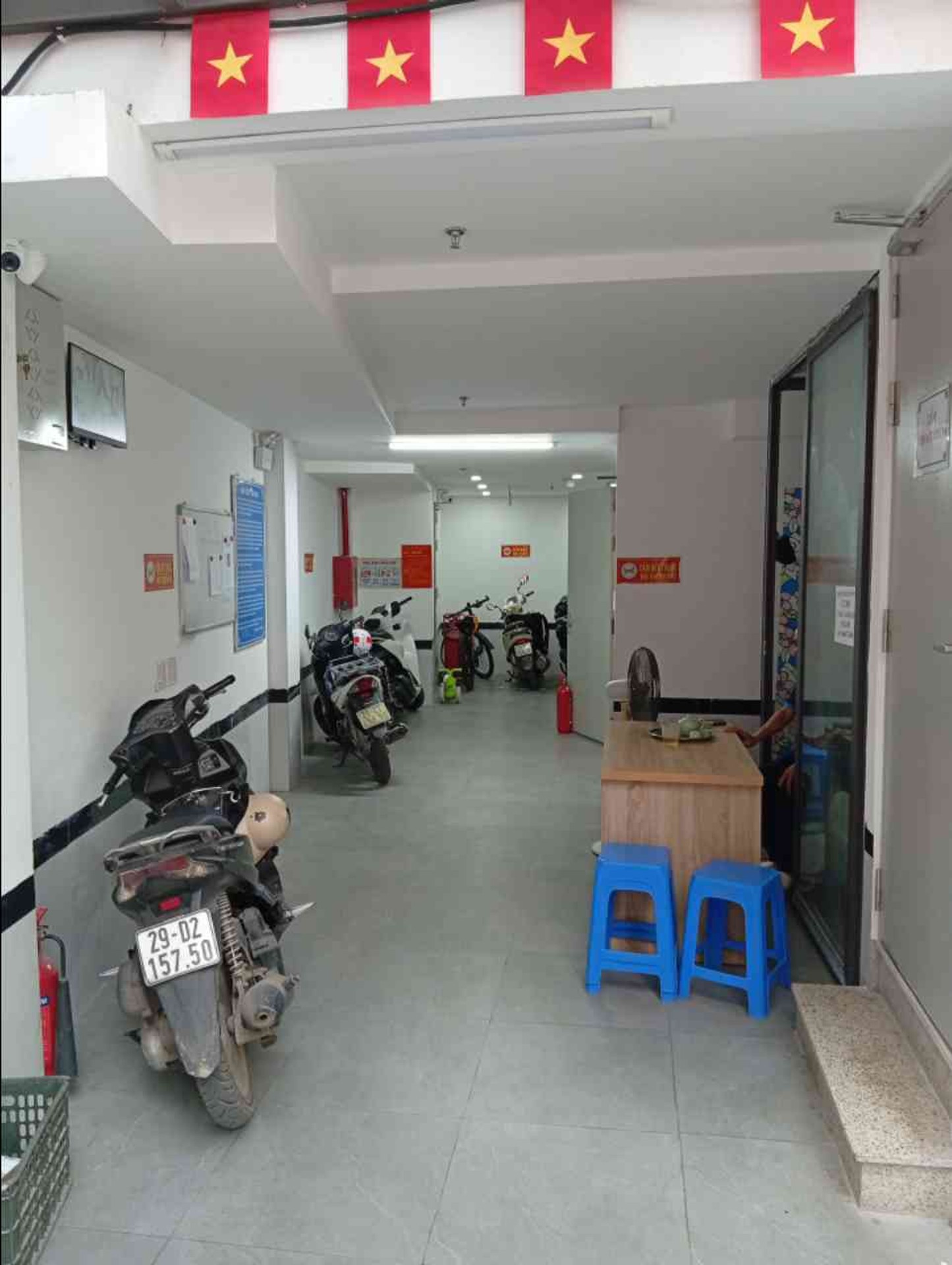 Bán nhà Lĩnh Nam - diện tích 46m2 5 tầng - Căn hộ 2 ngủ cực hợp lý - giá 2,65 tỷ