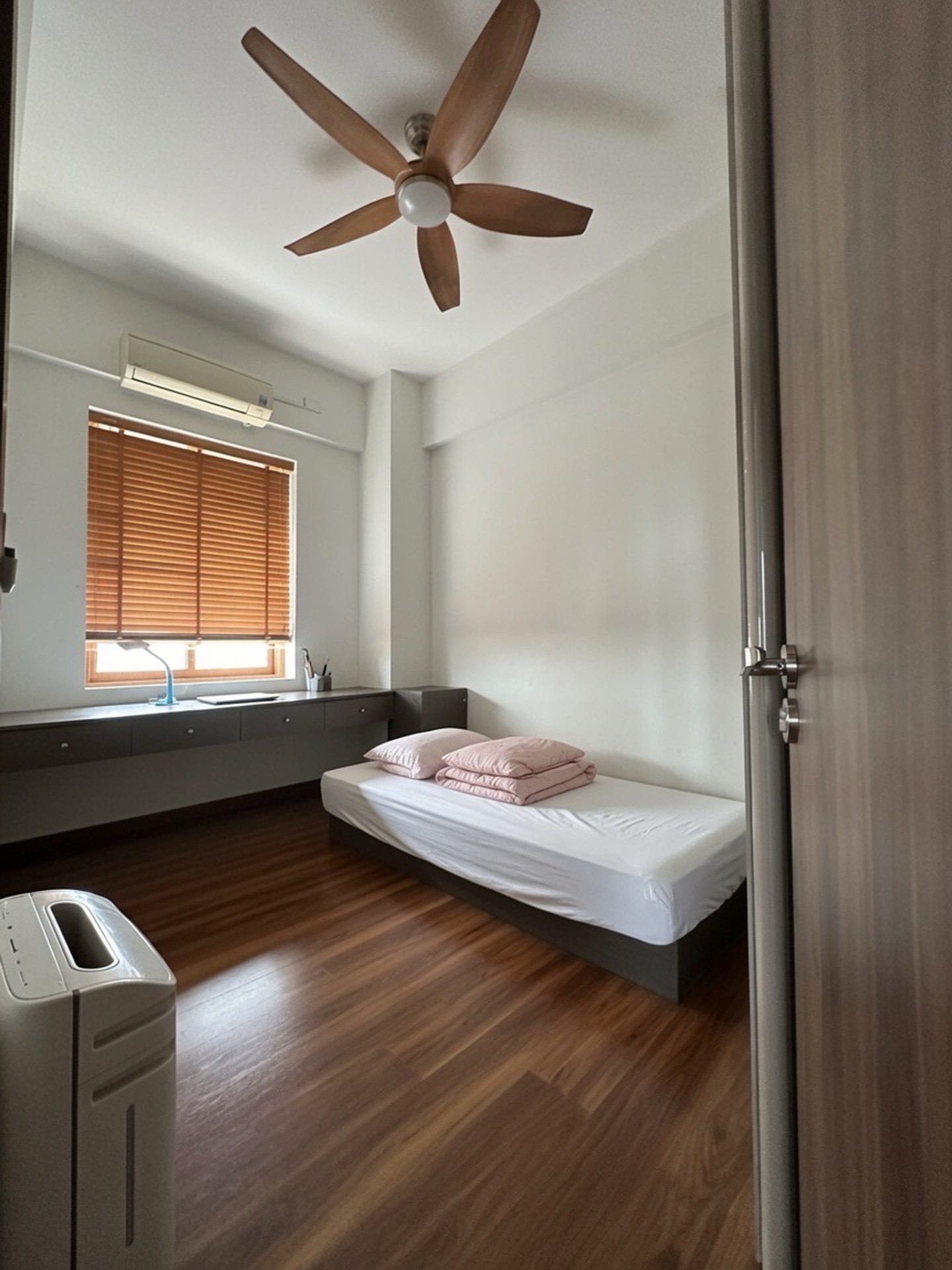 Bán nhà Đồng Tầu - diện tích 53m2 7 tầng - Sổ đỏ chính chủ - giá 4,1 tỷ