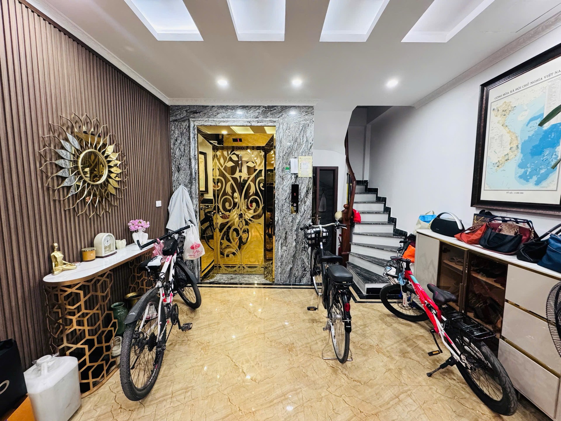 Bán nhà Võ Thị Sáu - diện tích 40m2 7 tầng - ô tô tránh - giá 22,5 tỷ