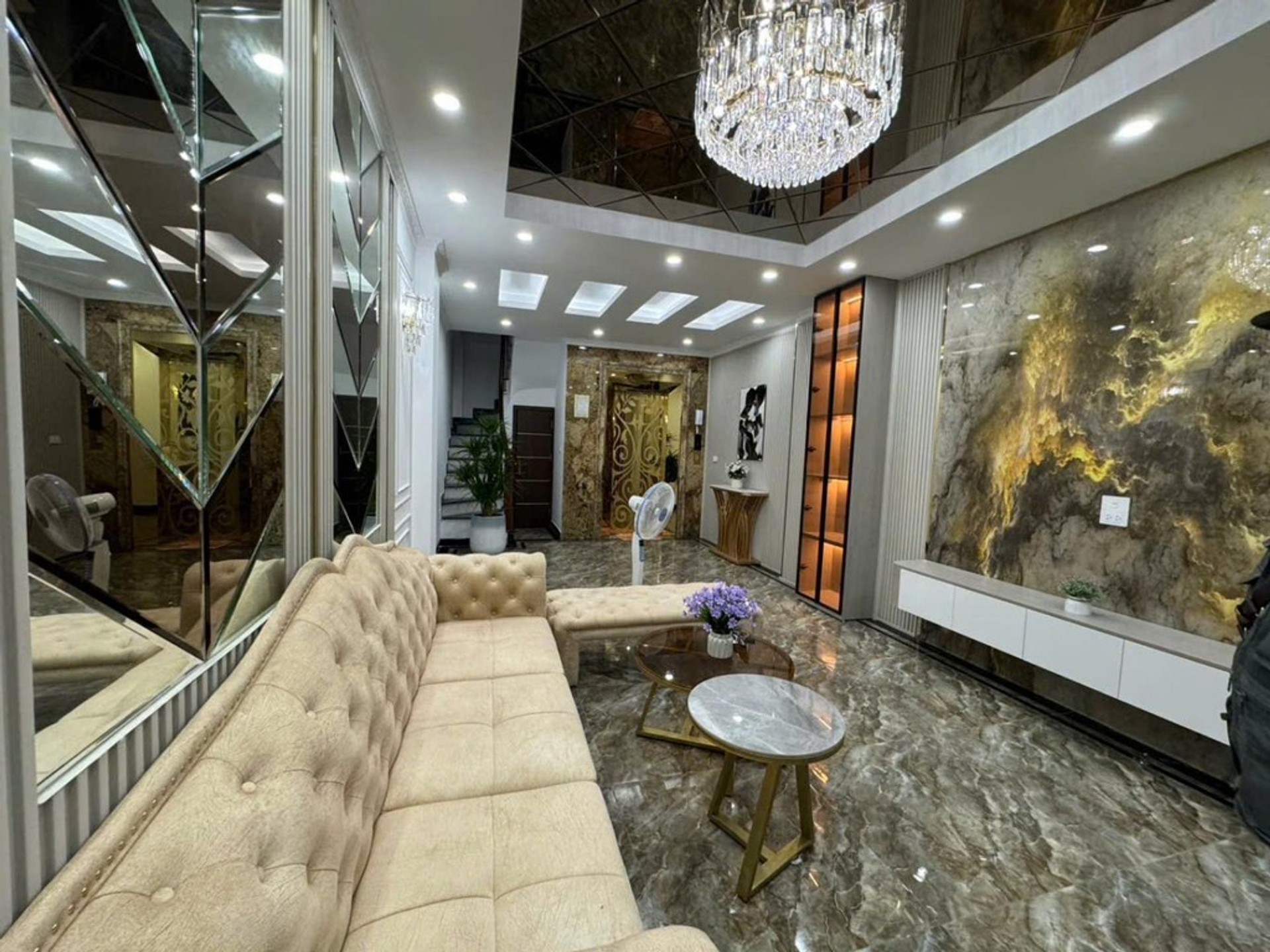 Bán nhà Võ Thị Sáu - diện tích 40m2 7 tầng - ô tô tránh - giá 22,5 tỷ