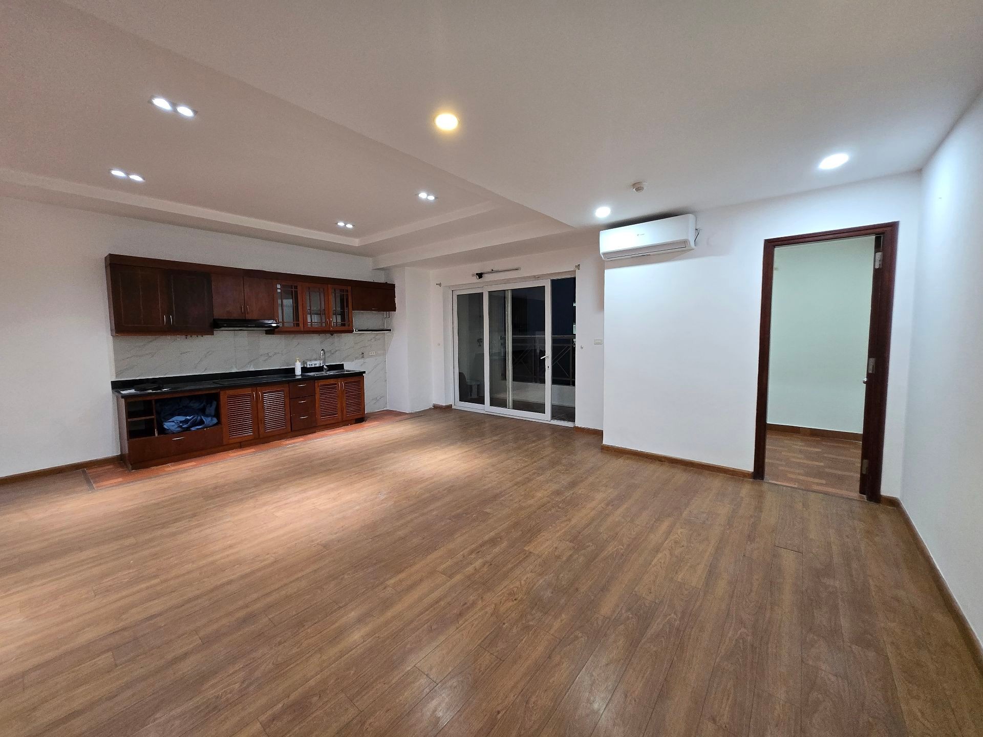 Bán nhà Bạch Mai - diện tích 178m2 6 tầng - Lô góc - giá 8,3 tỷ