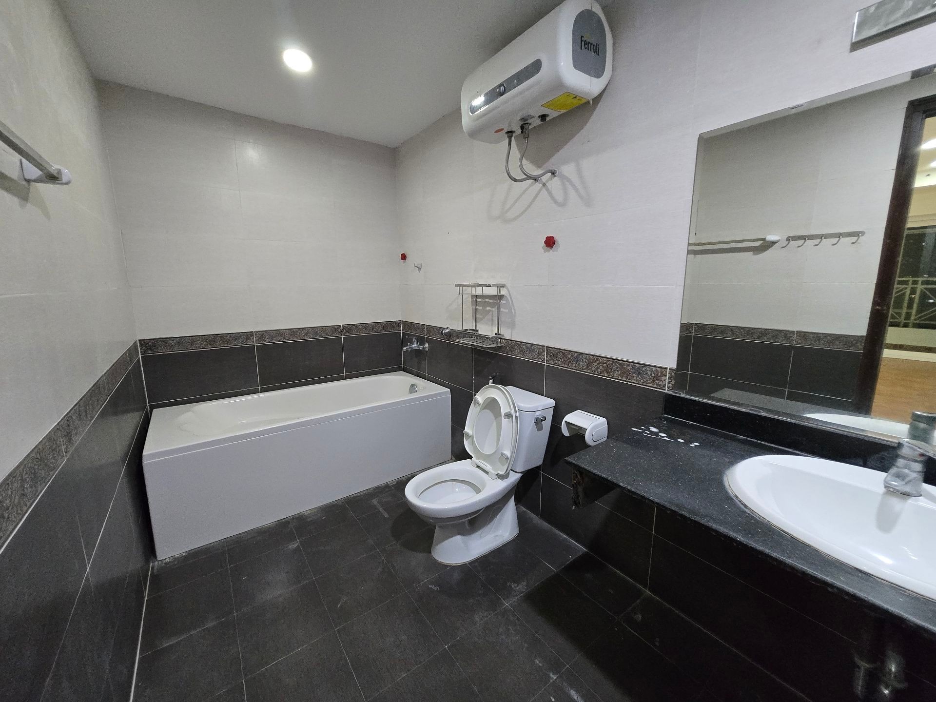 Bán nhà Bạch Mai - diện tích 178m2 6 tầng - Lô góc - giá 8,3 tỷ