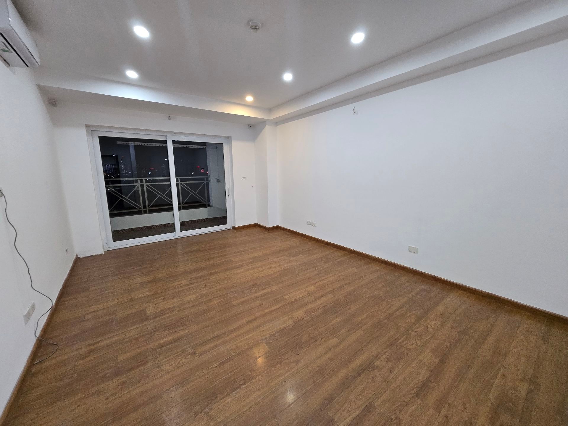 Bán nhà Bạch Mai - diện tích 178m2 6 tầng - Lô góc - giá 8,3 tỷ