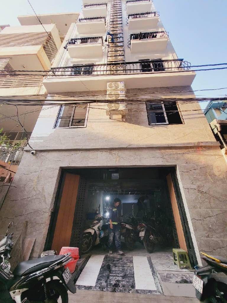 Bán nhà Tam Trinh - diện tích 95m2 7 tầng - ô tô tránh - giá 27,9 tỷ