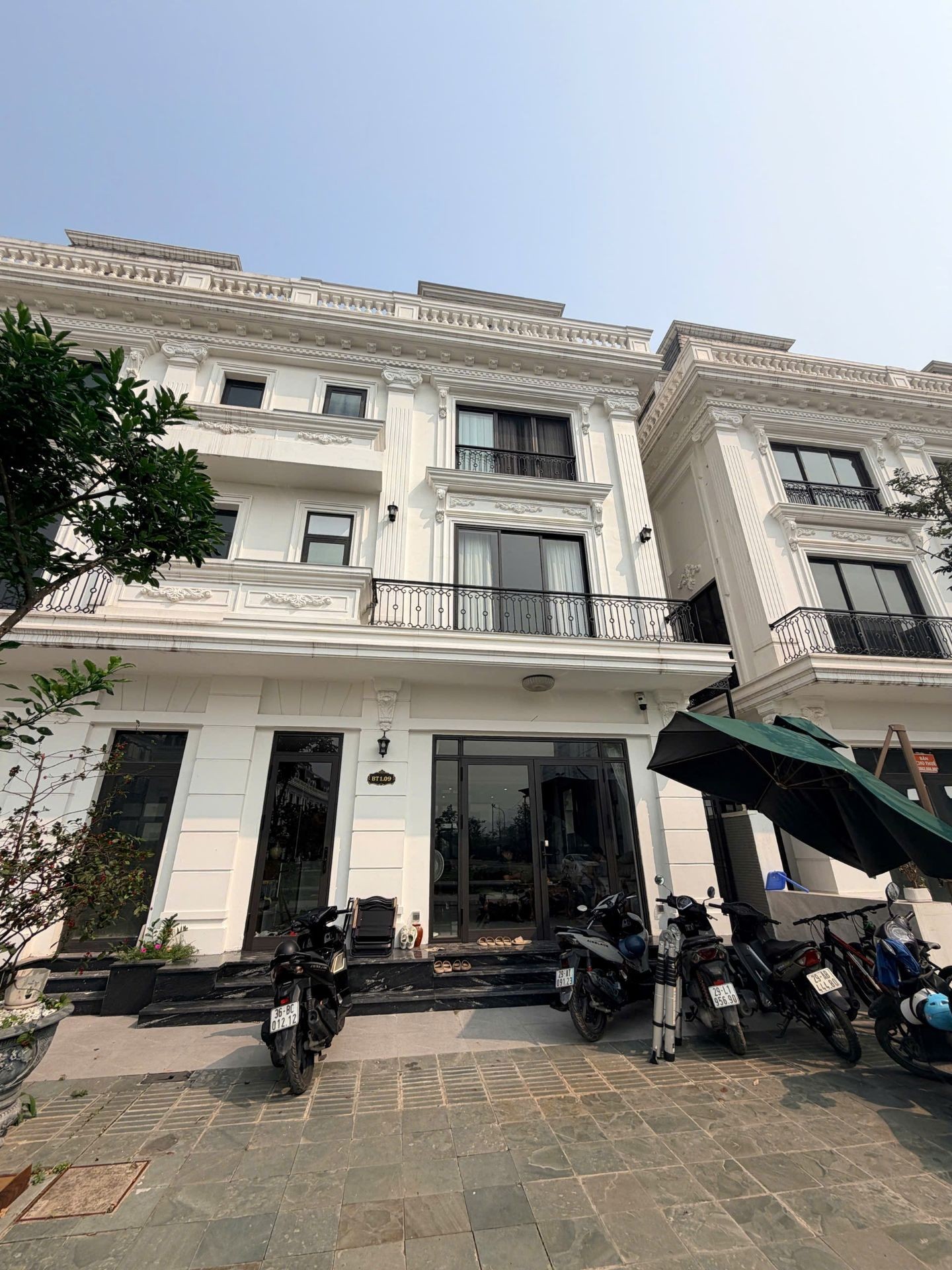 Bán nhà Ngõ 4 ô tô tránh - diện tích 120m2 5 tầng - Biệt thự liền kề FLC PREMIER PARC - giá 15 tỷ