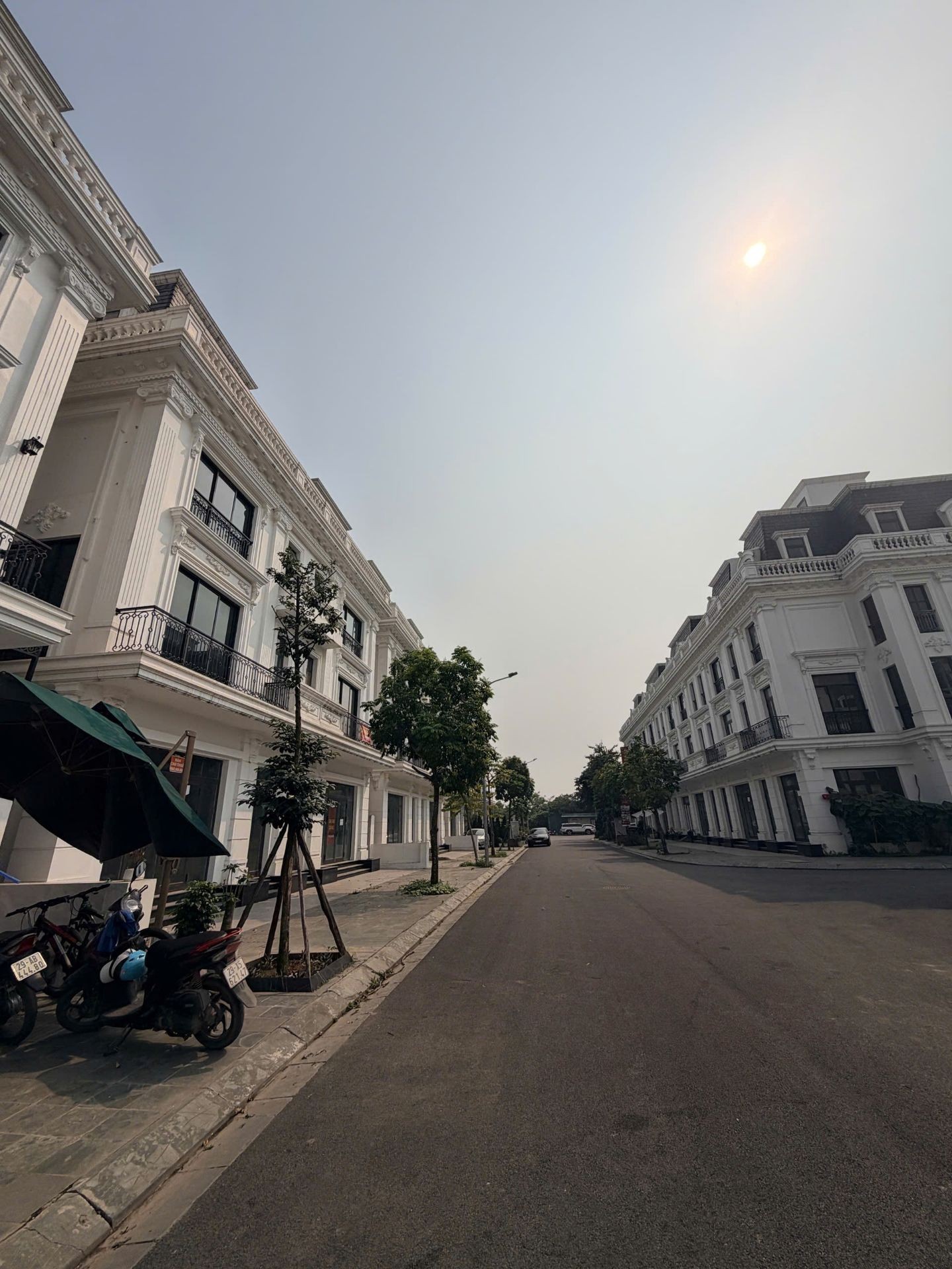 Bán nhà Ngõ 4 ô tô tránh - diện tích 120m2 5 tầng - Biệt thự liền kề FLC PREMIER PARC - giá 15 tỷ