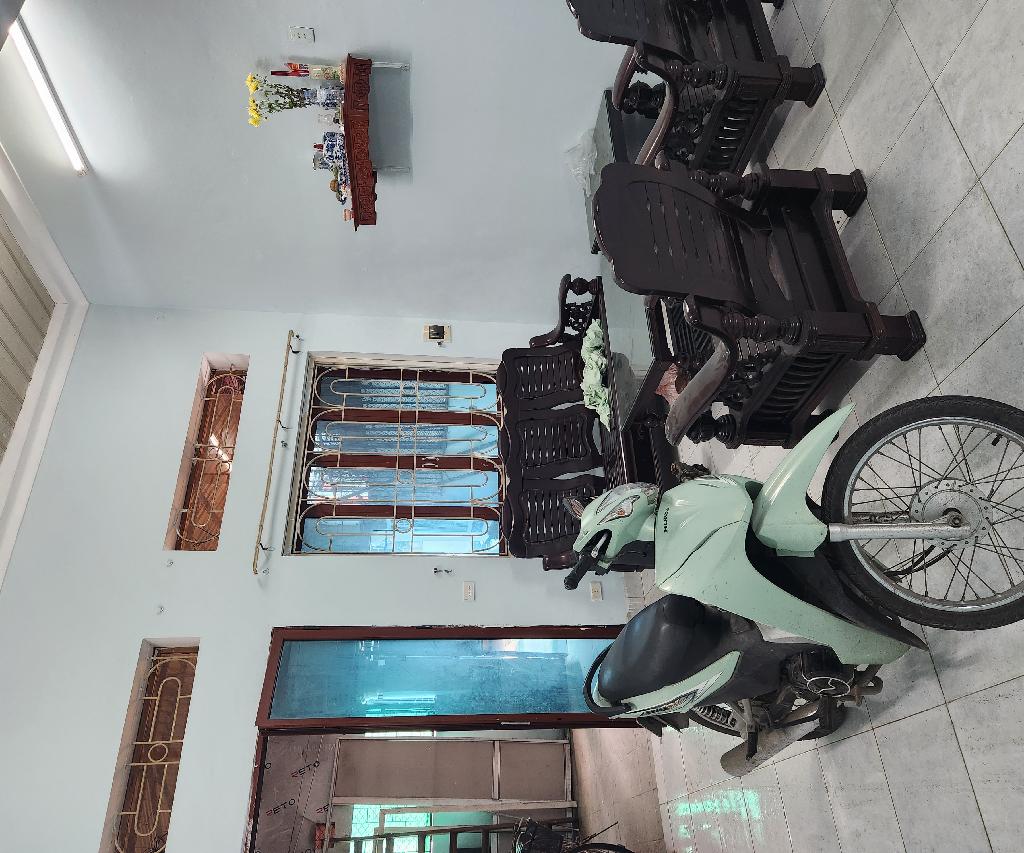 Bán nhà Giải Phóng - diện tích 72m2 2 tầng - Mặt ngõ ô tô tránh - giá 3,65 tỷ