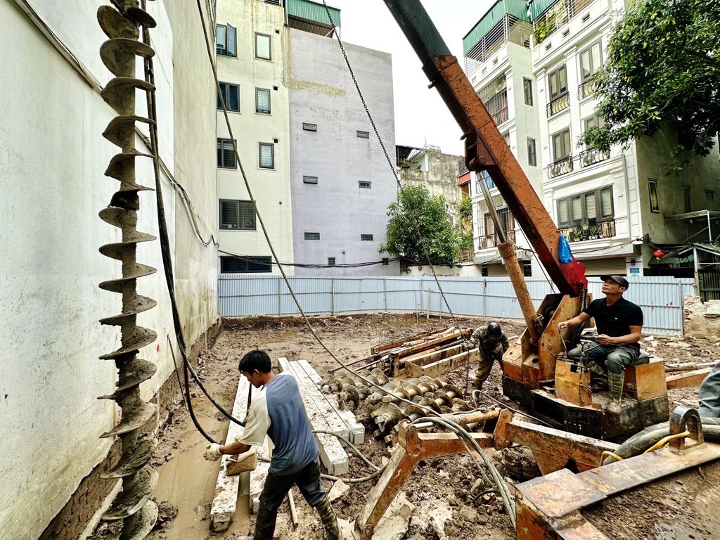 Bán nhà Đường Láng - diện tích 123m2 8 tầng - Siêu phẩm toà căn hộ dịch vụ xây mới - giá 35,3 tỷ