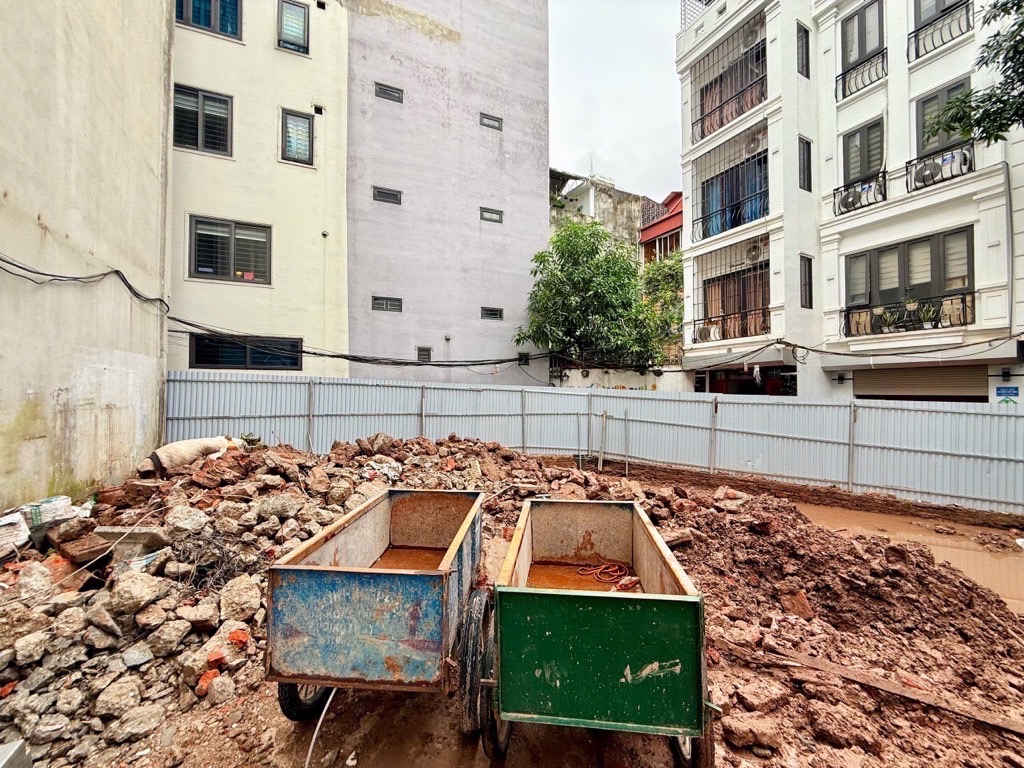 Bán nhà Đường Láng - diện tích 123m2 8 tầng - Siêu phẩm toà căn hộ dịch vụ xây mới - giá 35,3 tỷ