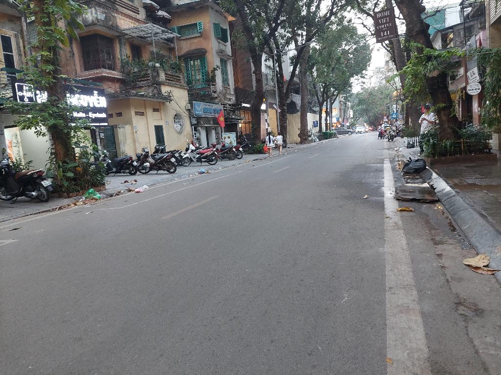 Bán nhà Triệu Việt Vương - diện tích 150m2 11 tầng - ô tô trở lên - giá 195 tỷ