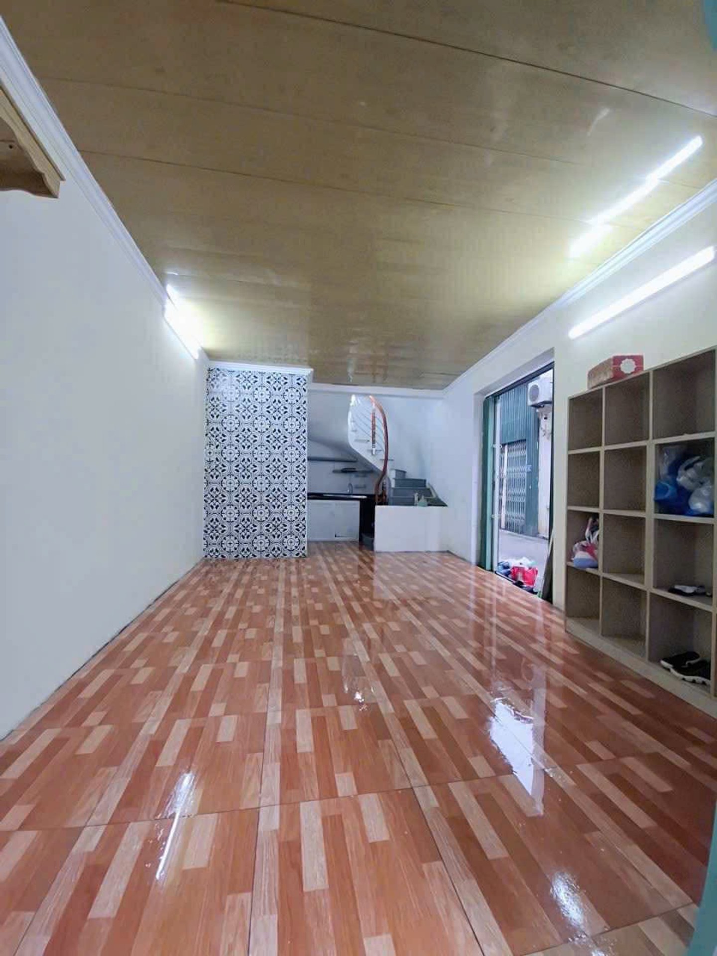 Bán nhà Đông Thiên - diện tích 40m2 3 tầng - Lô góc 2 mặt tiền - giá 2,8 tỷ