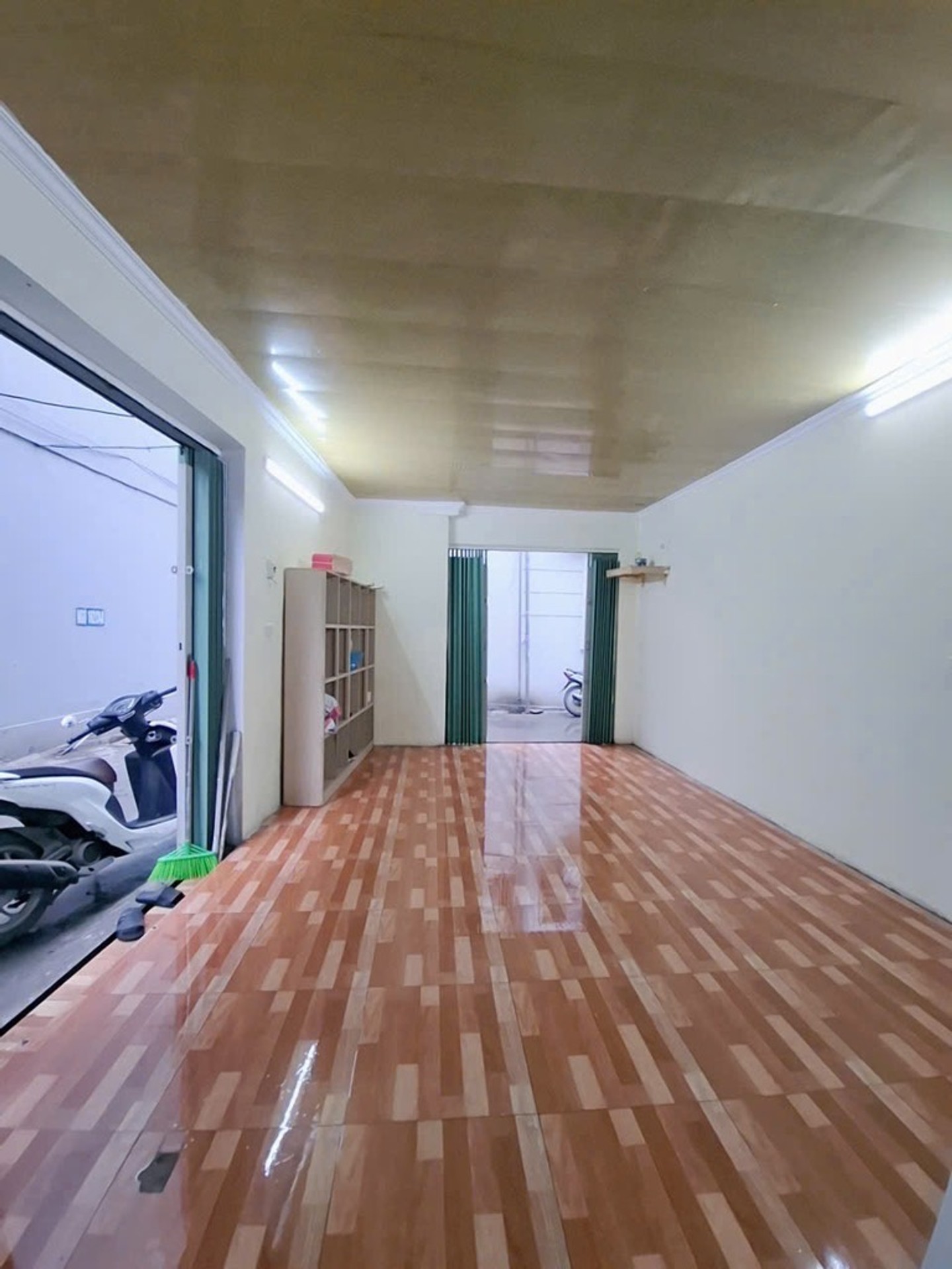 Bán nhà Đông Thiên - diện tích 40m2 3 tầng - Lô góc 2 mặt tiền - giá 2,8 tỷ