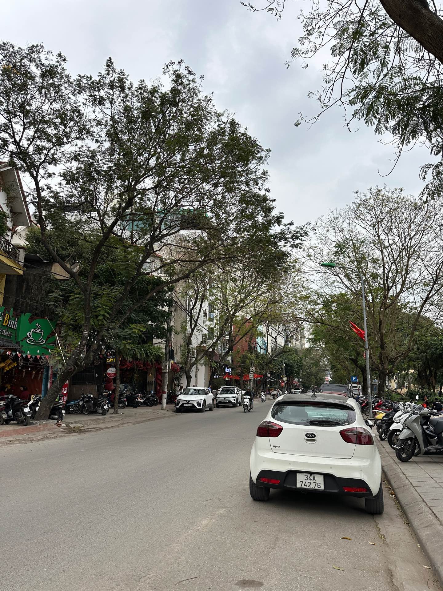 Bán nhà Hồ Đền Lừ - diện tích 180m2 8 tầng - Mặt tiền 9m hiếm có khó tìm - giá 158 tỷ