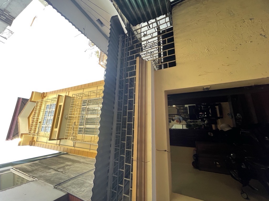 Bán nhà Trương Định - diện tích 52m2 4 tầng - Ô TÔ - giá 9,9 tỷ