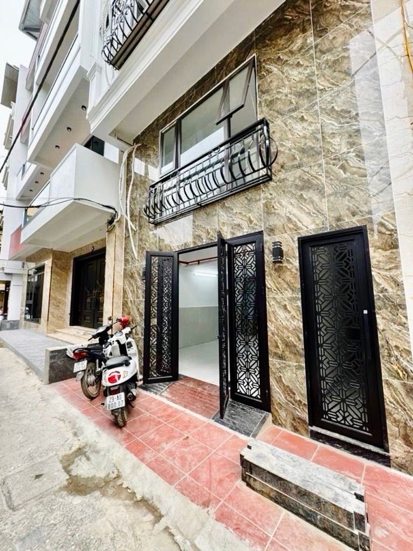 Bán nhà Yên Duyên - diện tích 60m2 7 tầng - gần ô tô - giá 15,6 tỷ