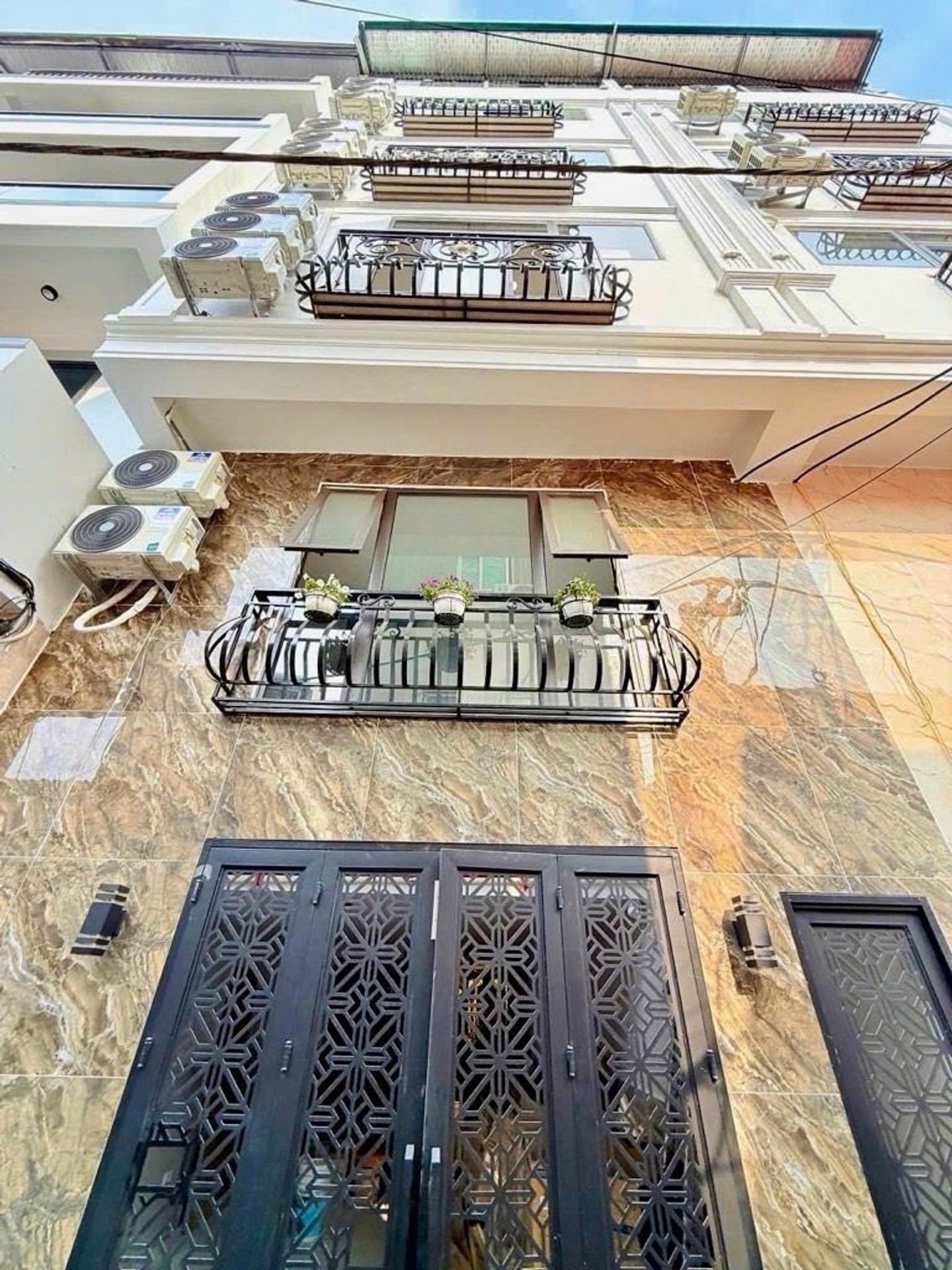 Bán nhà Yên Duyên - diện tích 60m2 7 tầng - gần ô tô - giá 15,6 tỷ