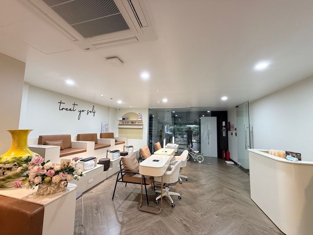 Bán nhà Tứ Liên - diện tích 100m2 7 tầng - Ô tô đỗ cửa - giá 7,5 tỷ