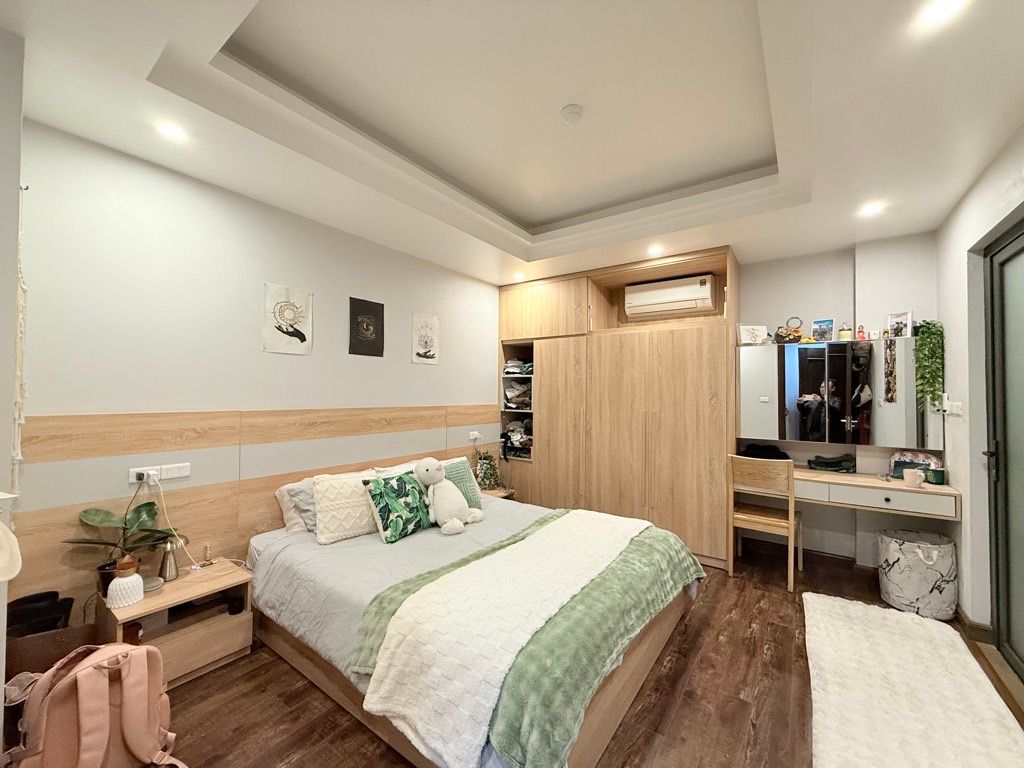 Bán nhà Tứ Liên - diện tích 100m2 7 tầng - Ô tô đỗ cửa - giá 7,5 tỷ