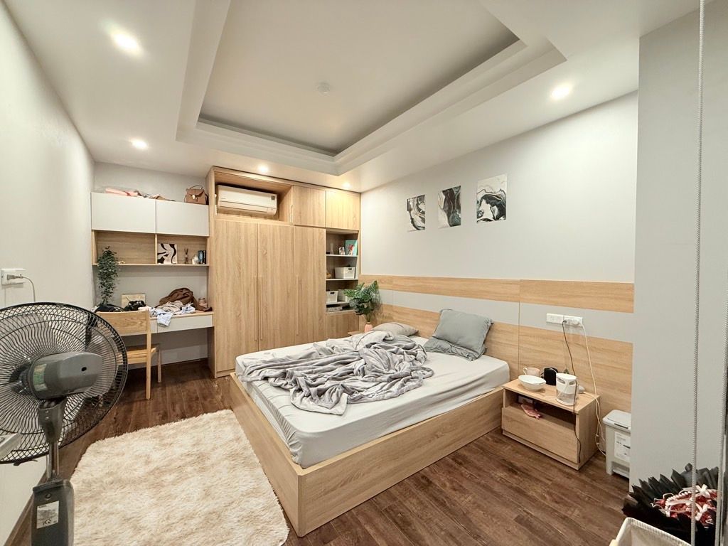 Bán nhà Tứ Liên - diện tích 100m2 7 tầng - Ô tô đỗ cửa - giá 7,5 tỷ