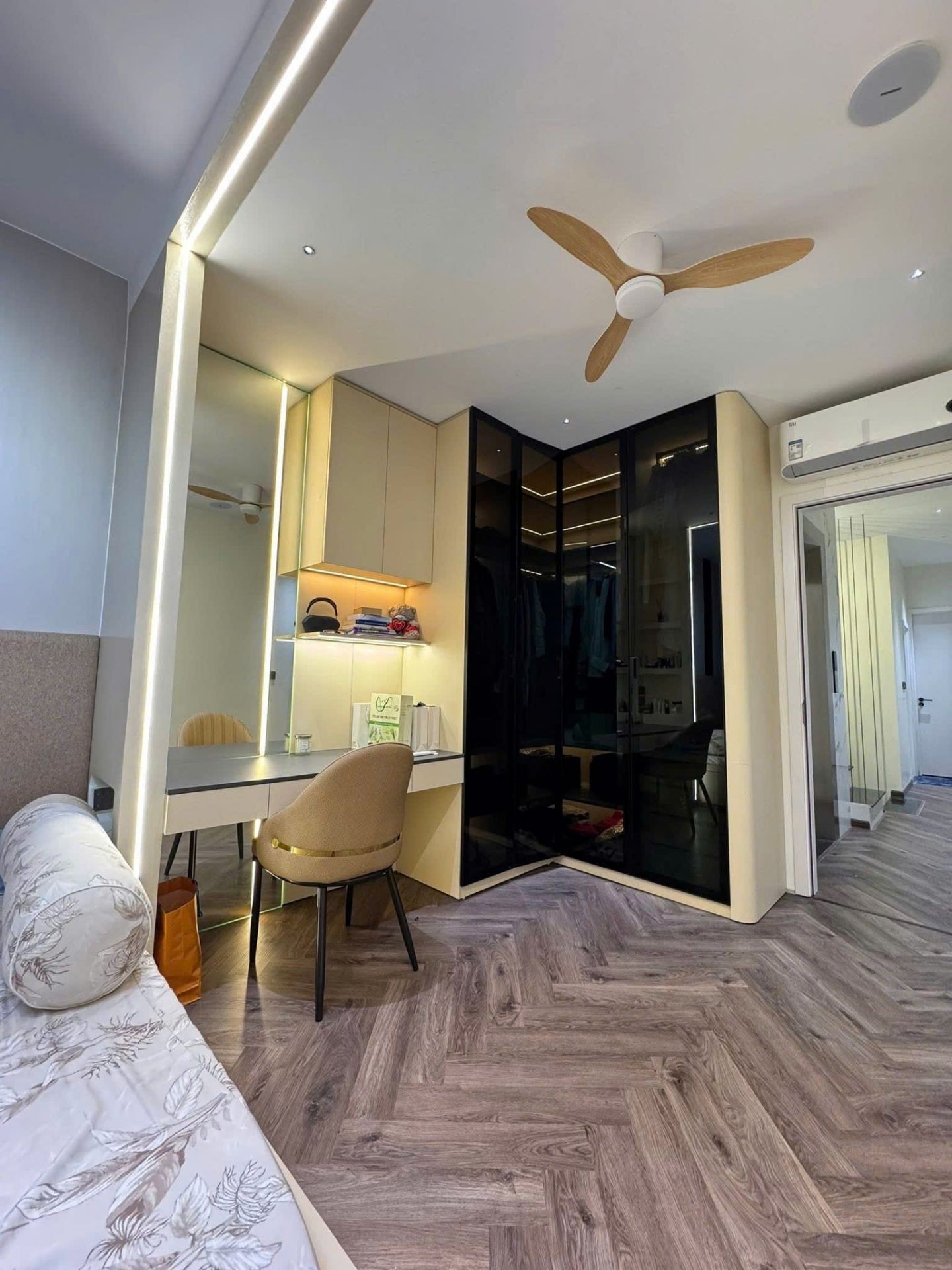 Bán nhà Giải Phóng - diện tích 45m2 5 tầng - Nhà đẹp, ô tô đỗ cửa - giá 18,2 tỷ