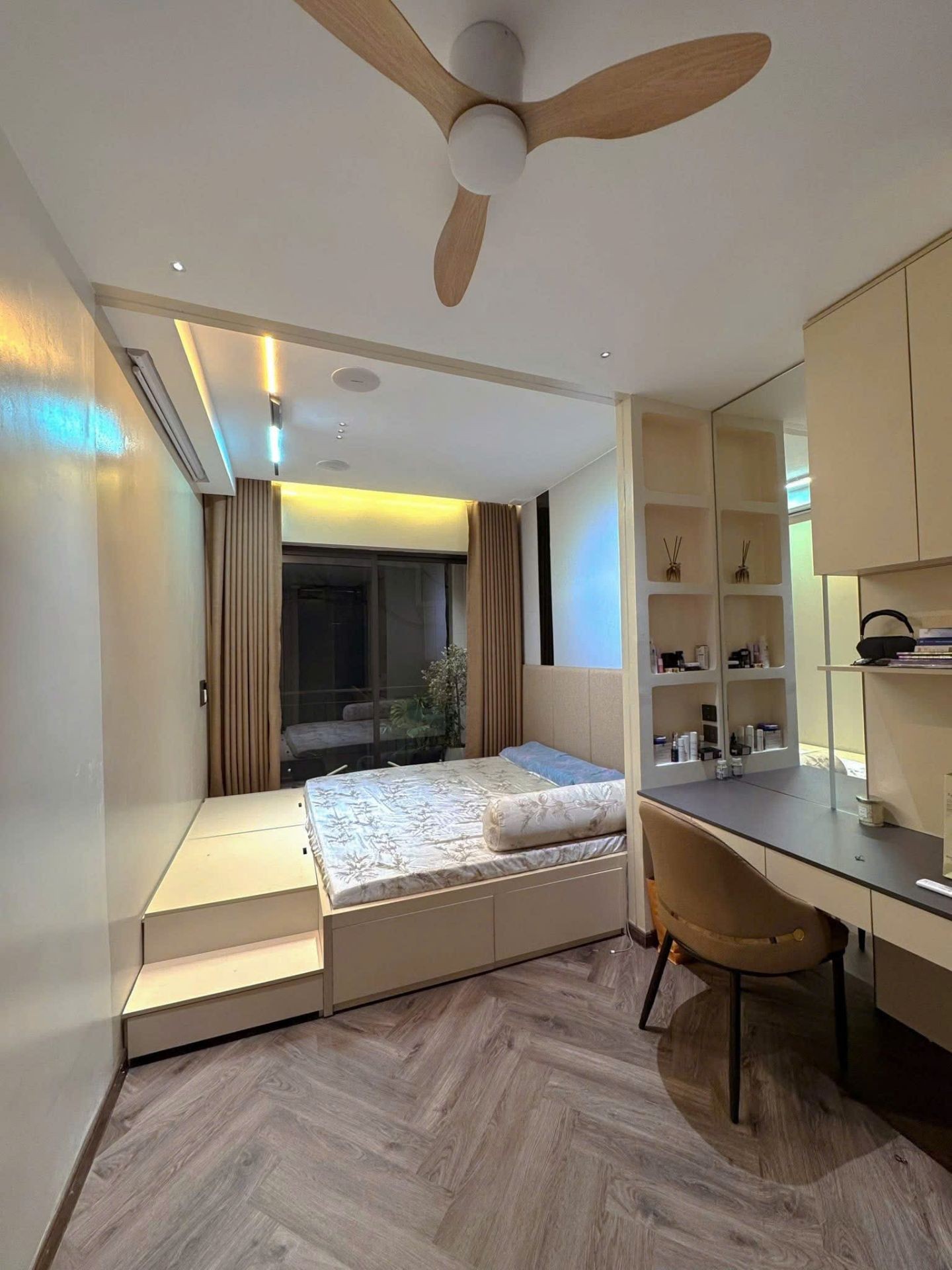 Bán nhà Giải Phóng - diện tích 45m2 5 tầng - Nhà đẹp, ô tô đỗ cửa - giá 18,2 tỷ