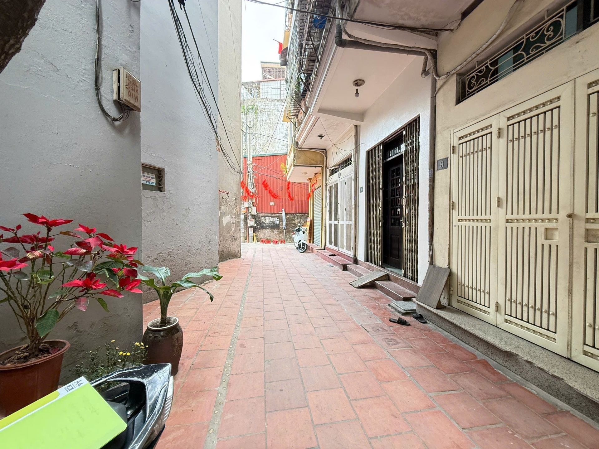 Bán nhà Giải Phóng - diện tích 45m2 5 tầng - Nhà đẹp, ô tô đỗ cửa - giá 18,2 tỷ