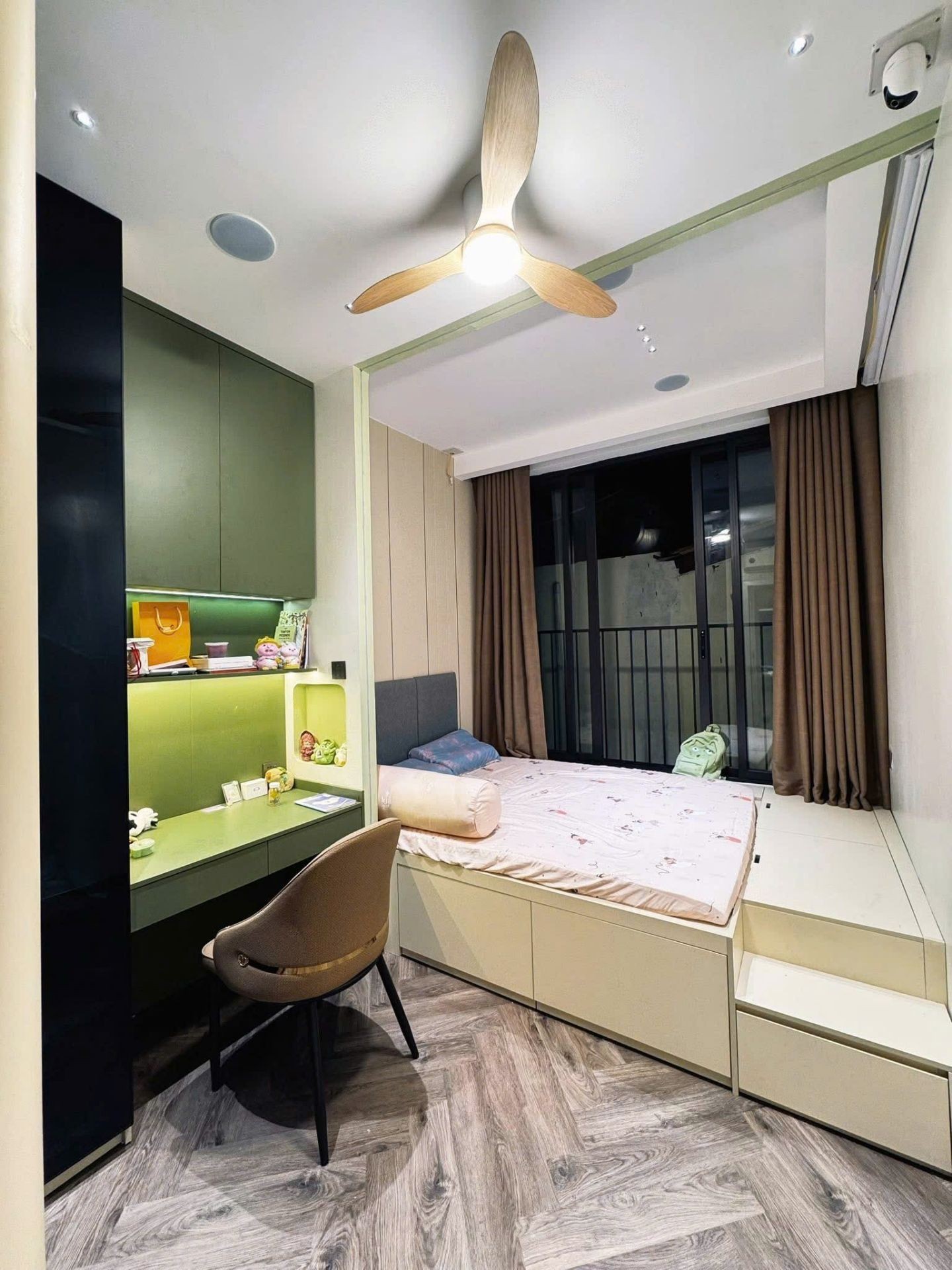 Bán nhà Giải Phóng - diện tích 45m2 5 tầng - Nhà đẹp, ô tô đỗ cửa - giá 18,2 tỷ