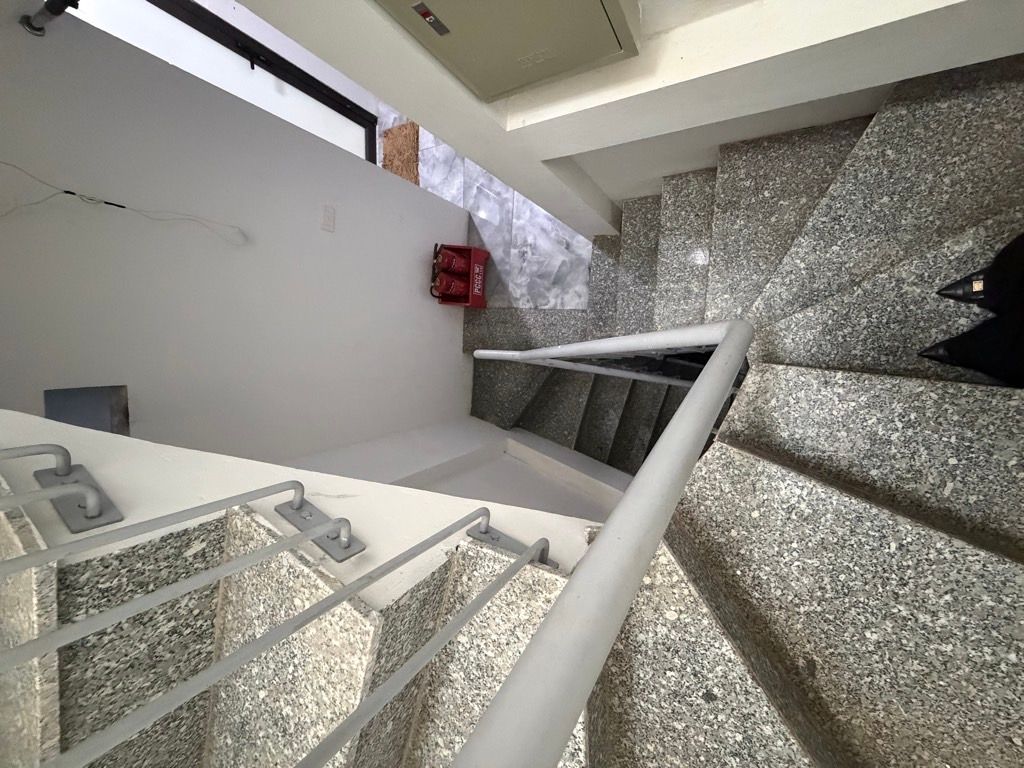 Bán nhà Đê Tô Hoàng - diện tích 75m2 6 tầng - Thoáng trước, sau - giá 25,5 tỷ