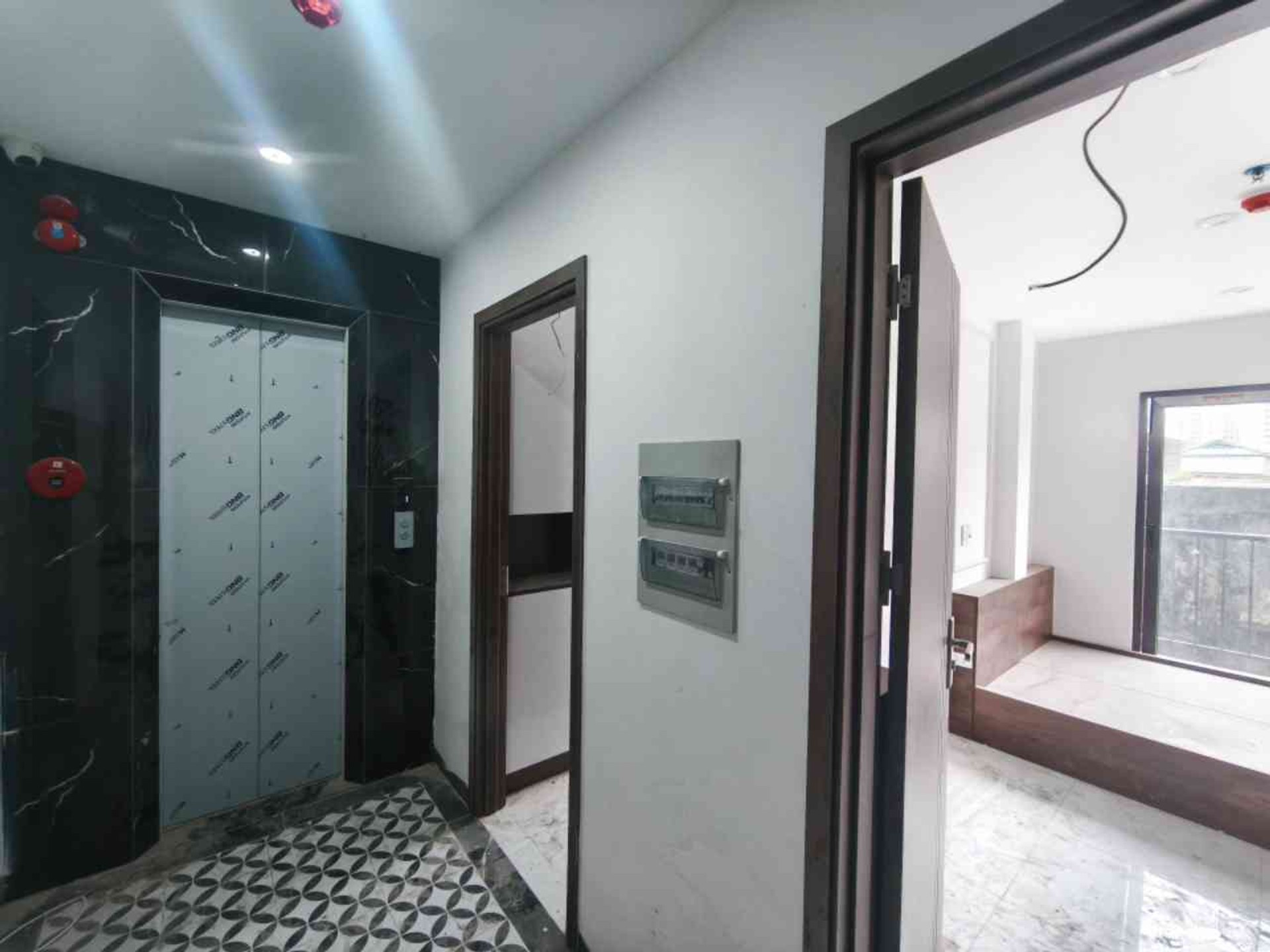 Bán nhà Tân Mai - diện tích 79m2 7 tầng - Toà CCMN 7 tầng với 16 căn hộ full nội thất - giá 22,9 tỷ