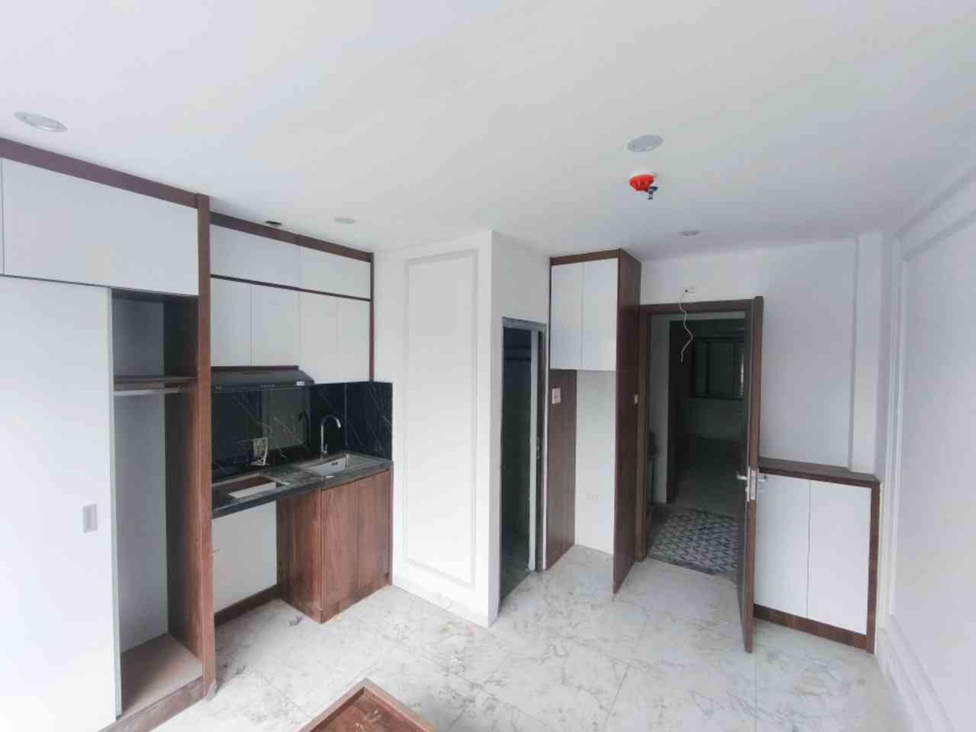 Bán nhà Tân Mai - diện tích 79m2 7 tầng - Toà CCMN 7 tầng với 16 căn hộ full nội thất - giá 22,9 tỷ
