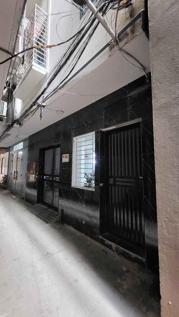 Bán nhà Phùng Khoang - diện tích 185m2 7 tầng - Ô tô lùi vào nhà - giá 33,5 tỷ